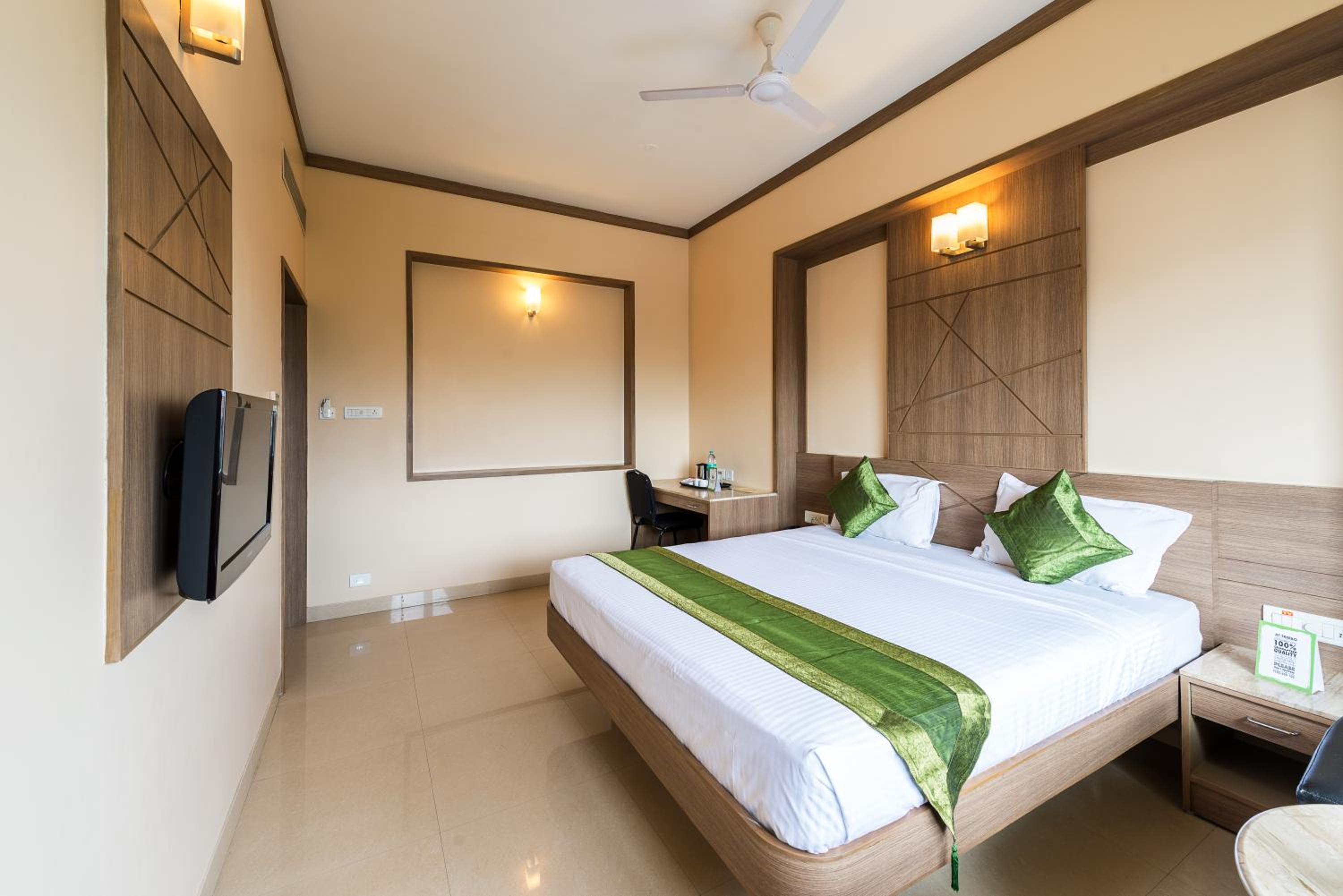 Deluxe Double Room photo 3