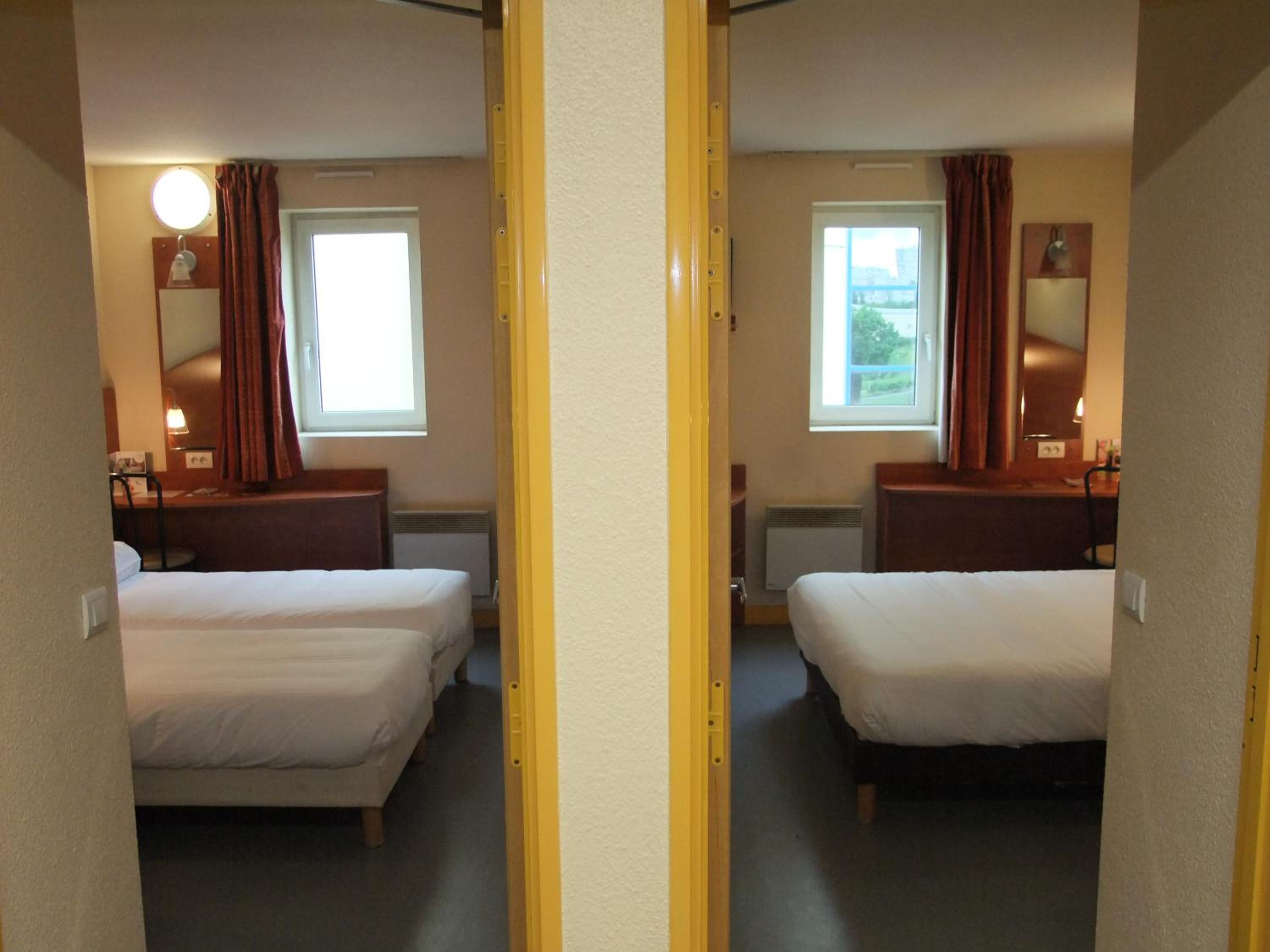 Two Connecting Rooms (1 double and 1 twin)  - Photo 1