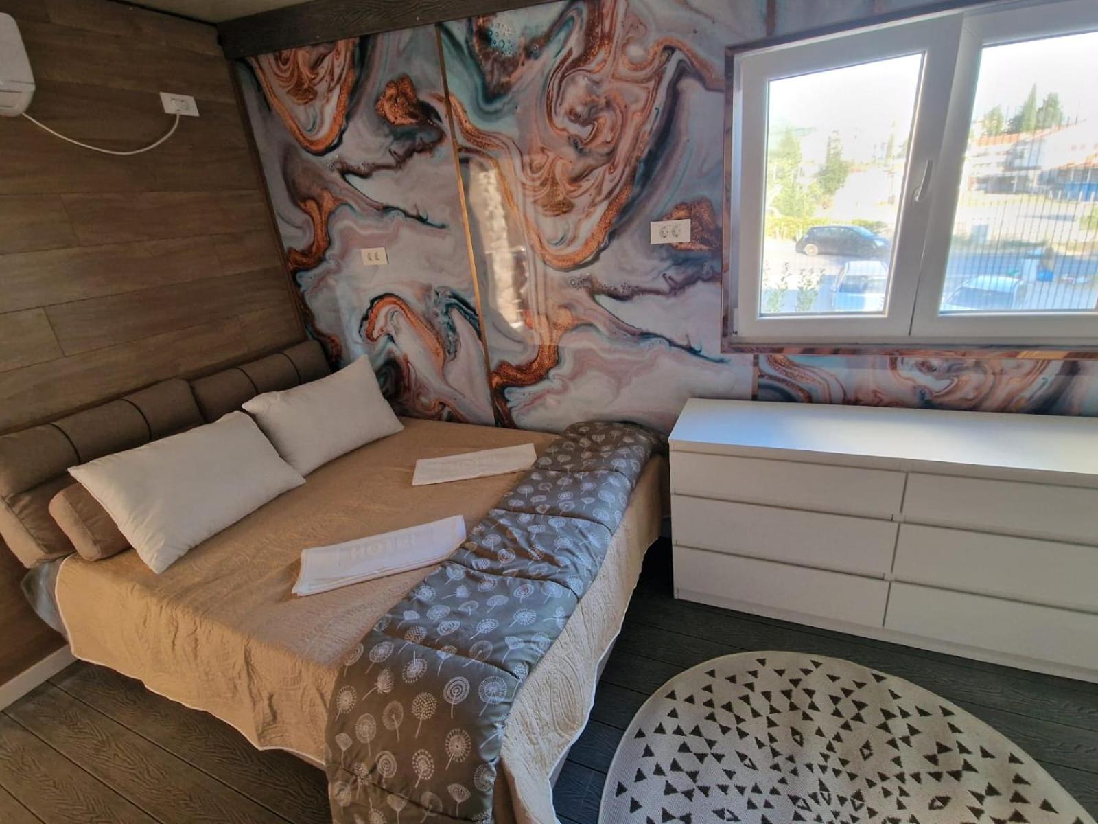 Studio Apartment photo 1