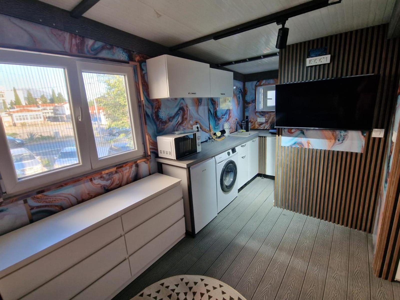 Studio Apartment photo 2