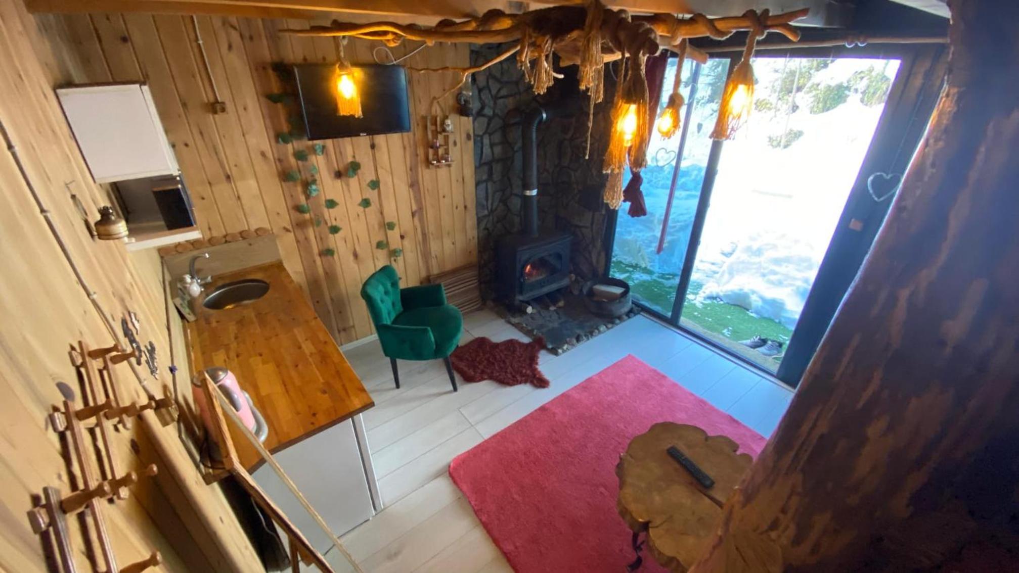 Apartment with Balcony photo 1