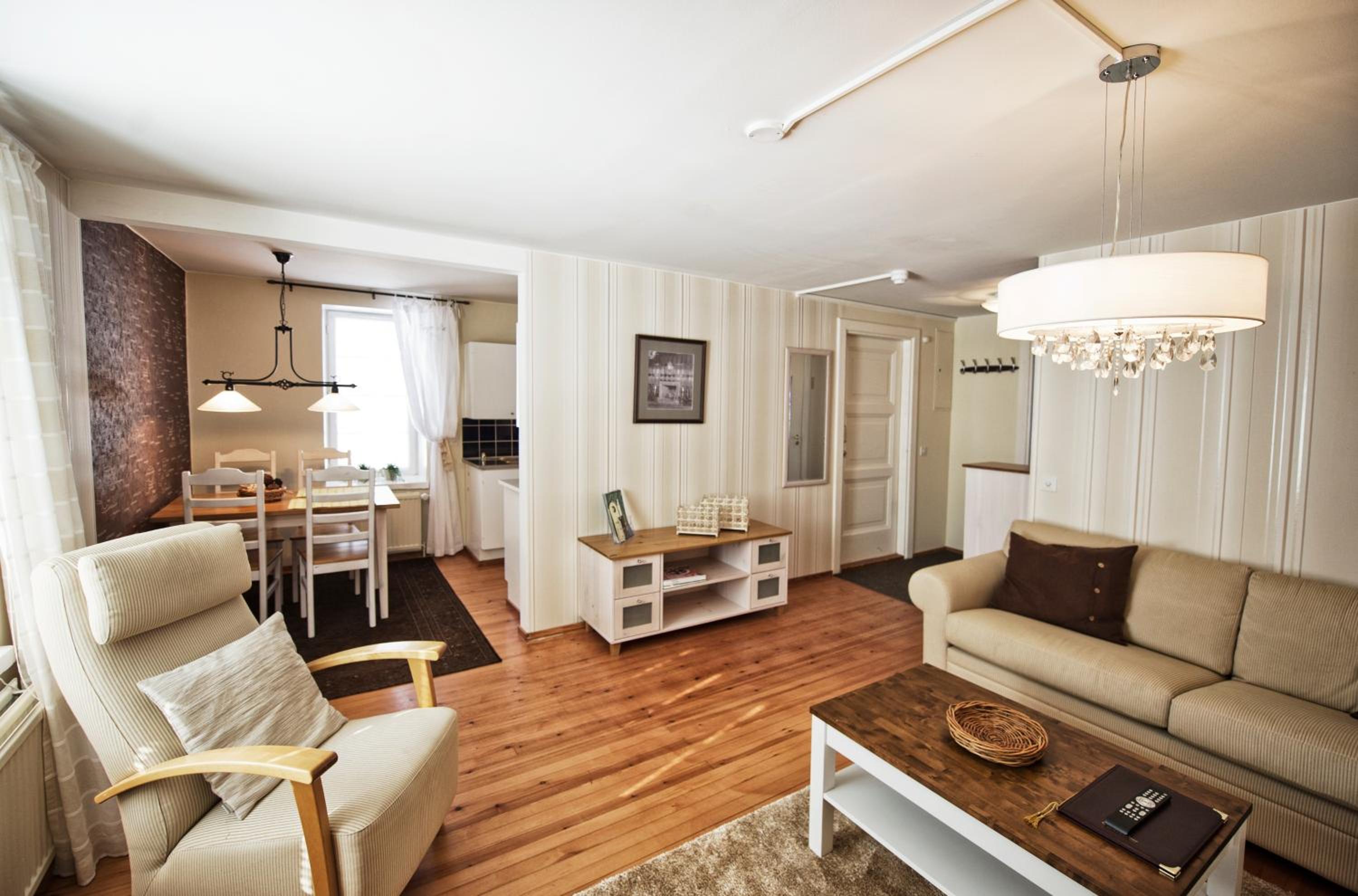 One-Bedroom Apartment - Annex