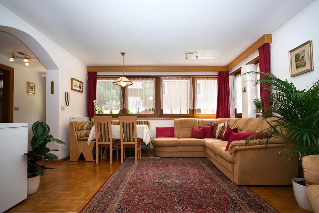 Apartment with Garden View