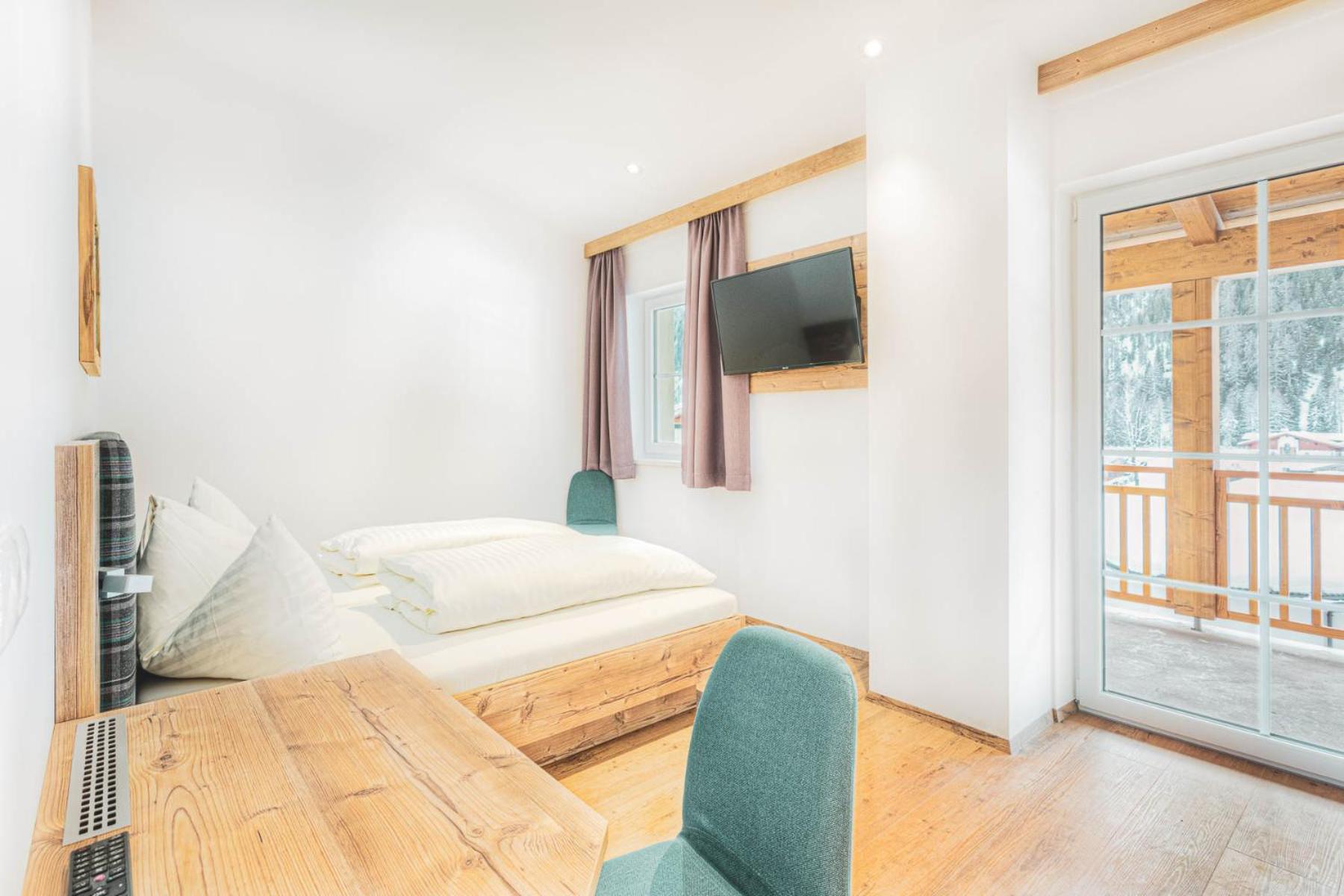 Double Room with Balcony photo 2