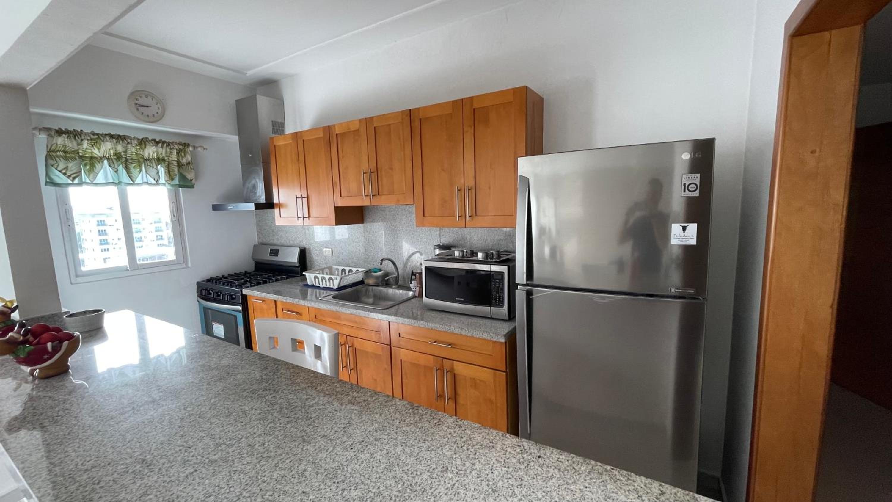 One-Bedroom Apartment with Balcony and Sea View photo 1