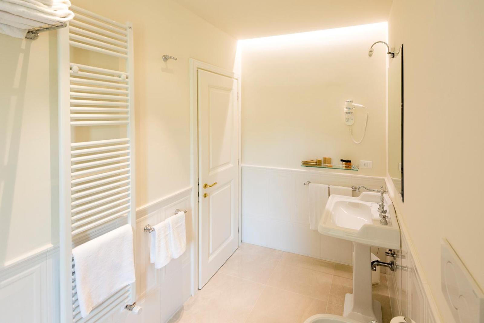 Superior Double or Twin Room with One-time SPA access thumbnail 5