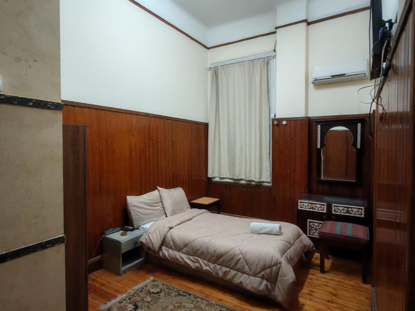 Single Room with Private Bathroom