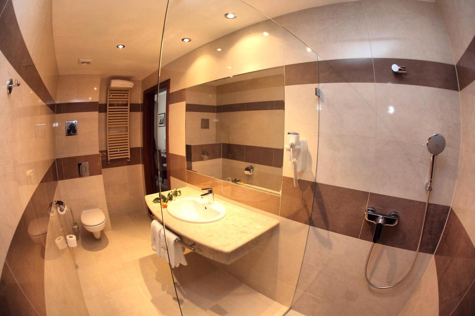 Double or Twin Room - Photo 2