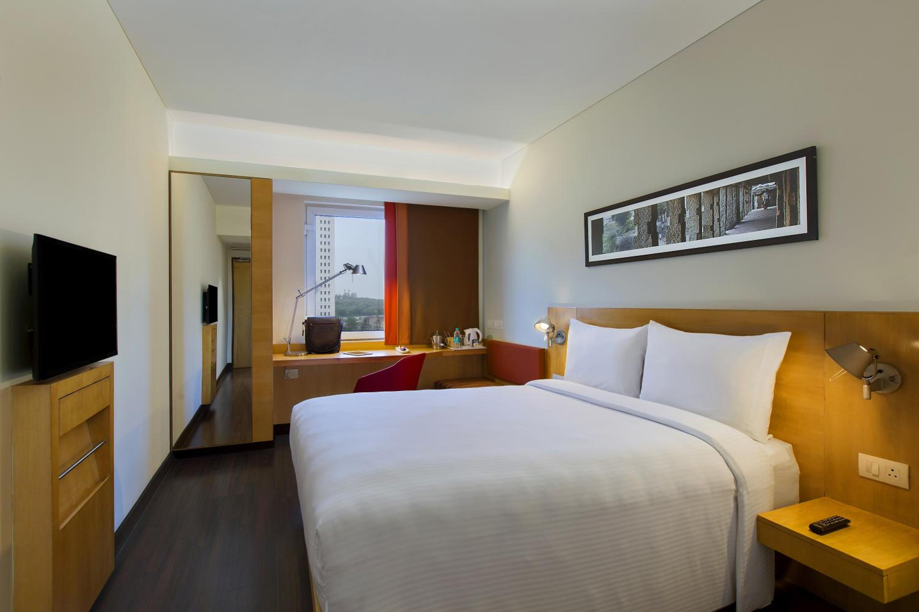 Standard Queen Room With Extra Benefits photo 2