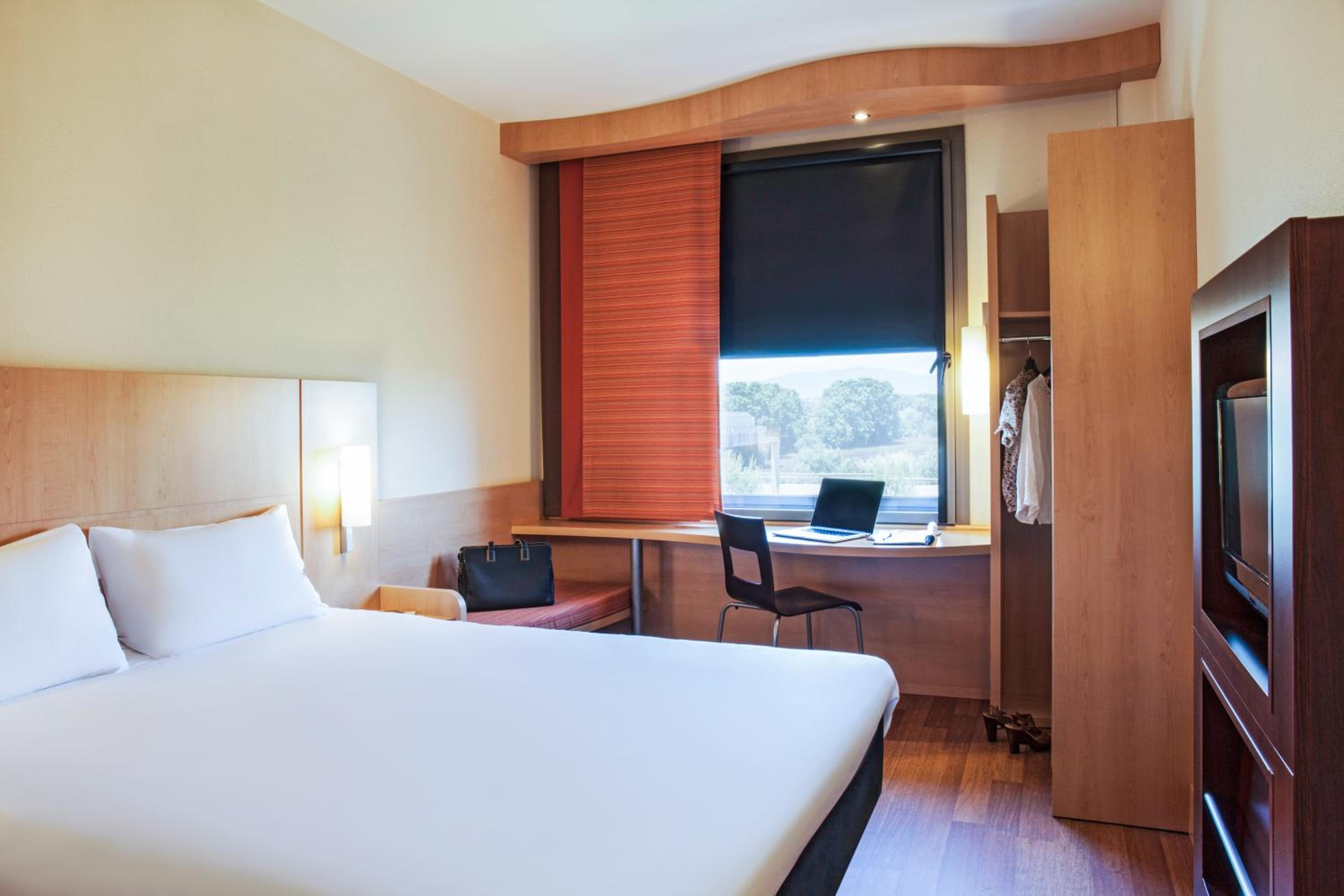 Standard Double Room - Photo 3