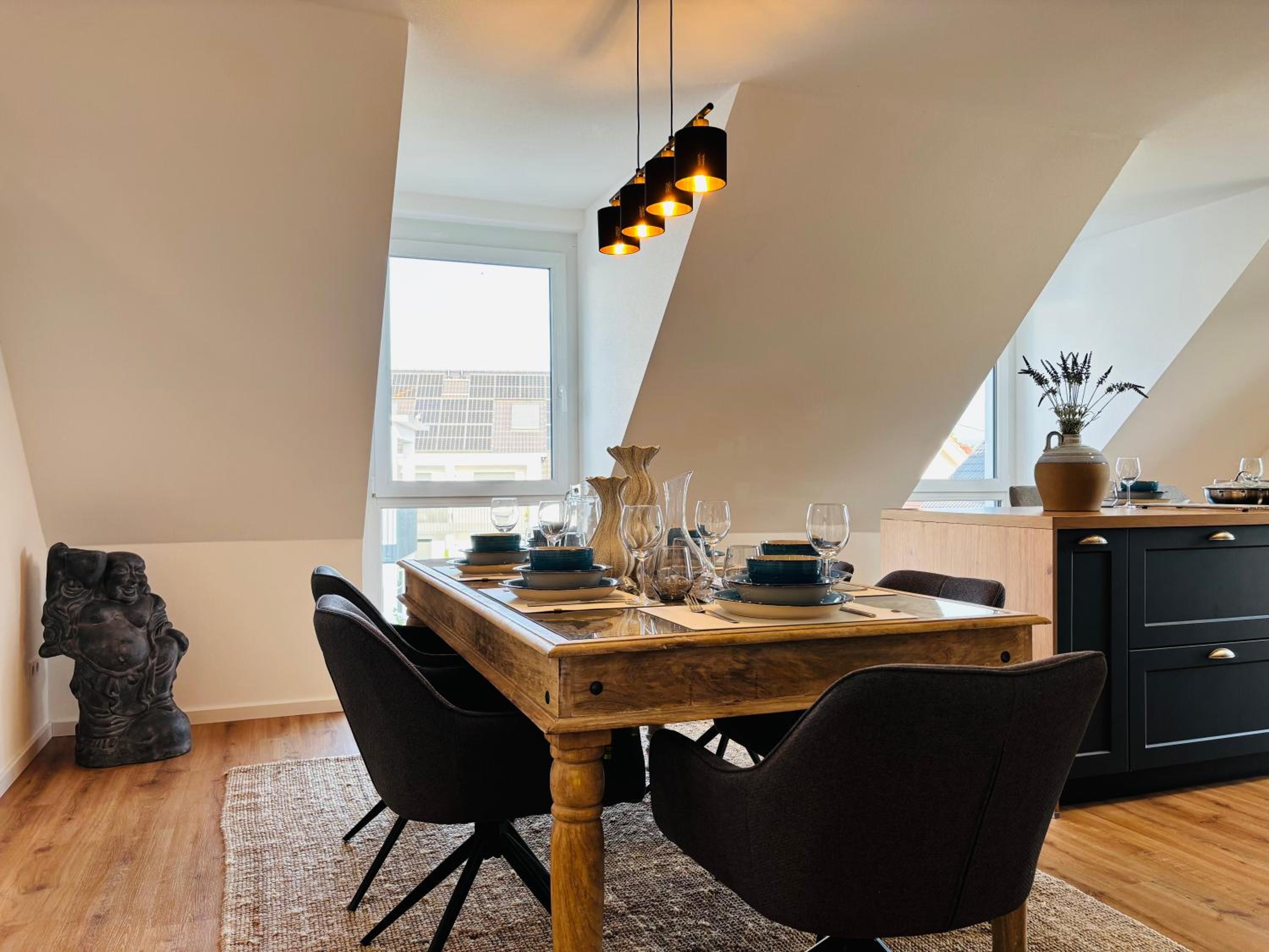 Three-Bedroom Deluxe Apartment photo 2