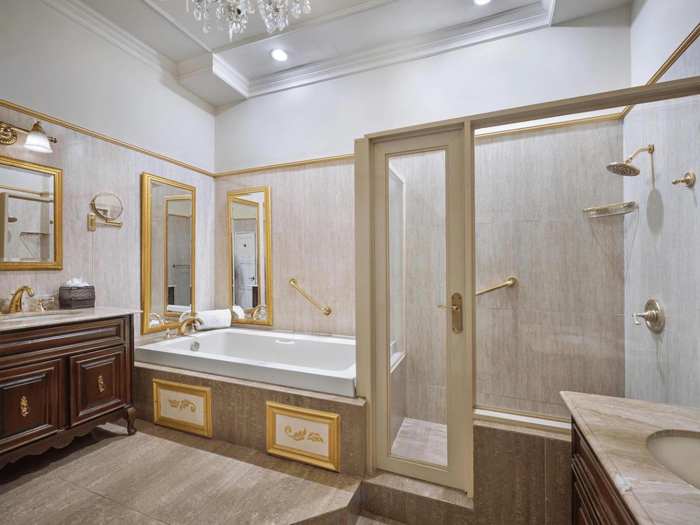 King Suite with Spa Bath, Terrace, Sitting and Dining Area - Non-Smoking