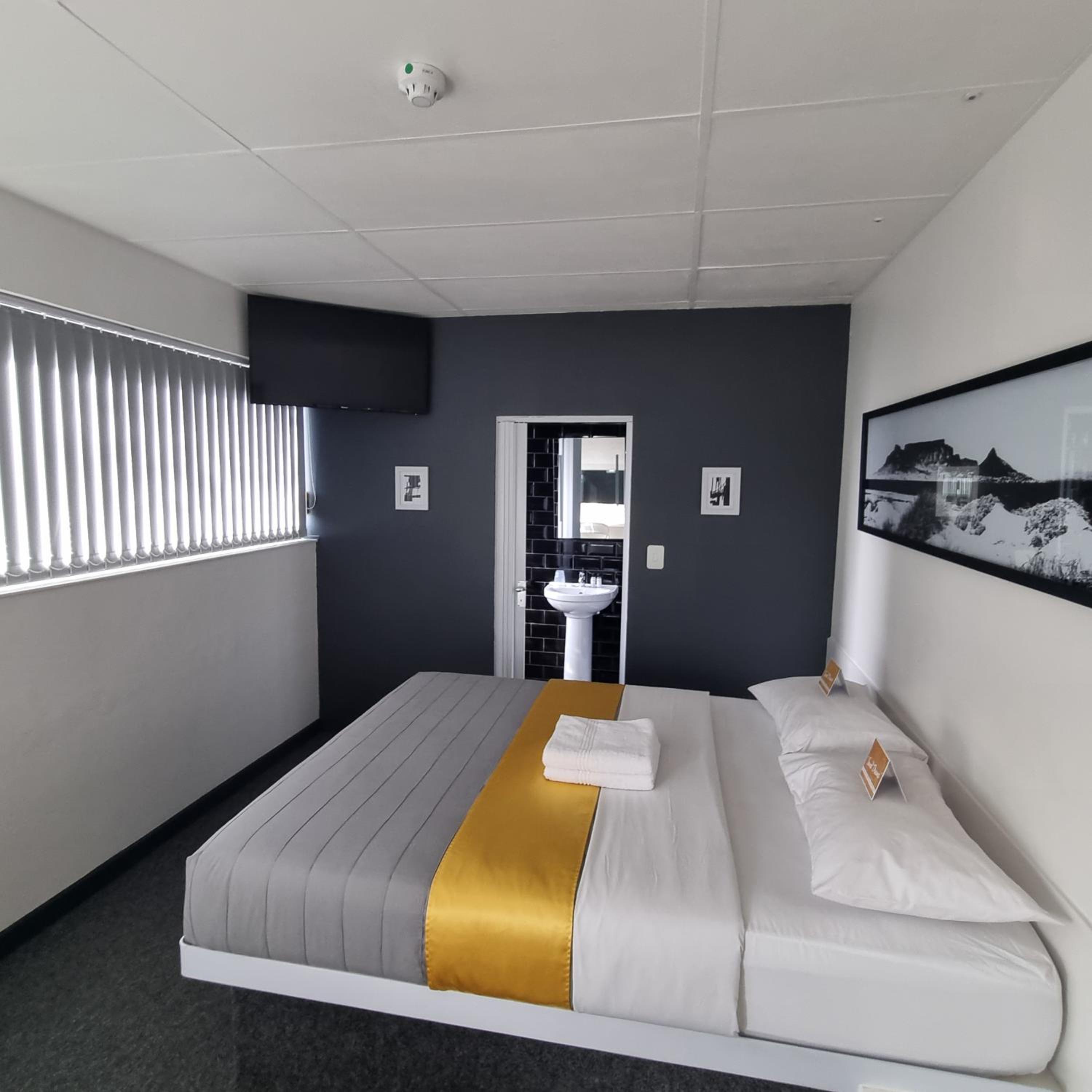 Deluxe Queen Room - Photo 3
