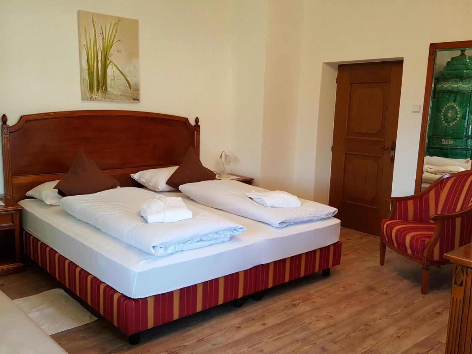 Deluxe Double Room With Extra Bed