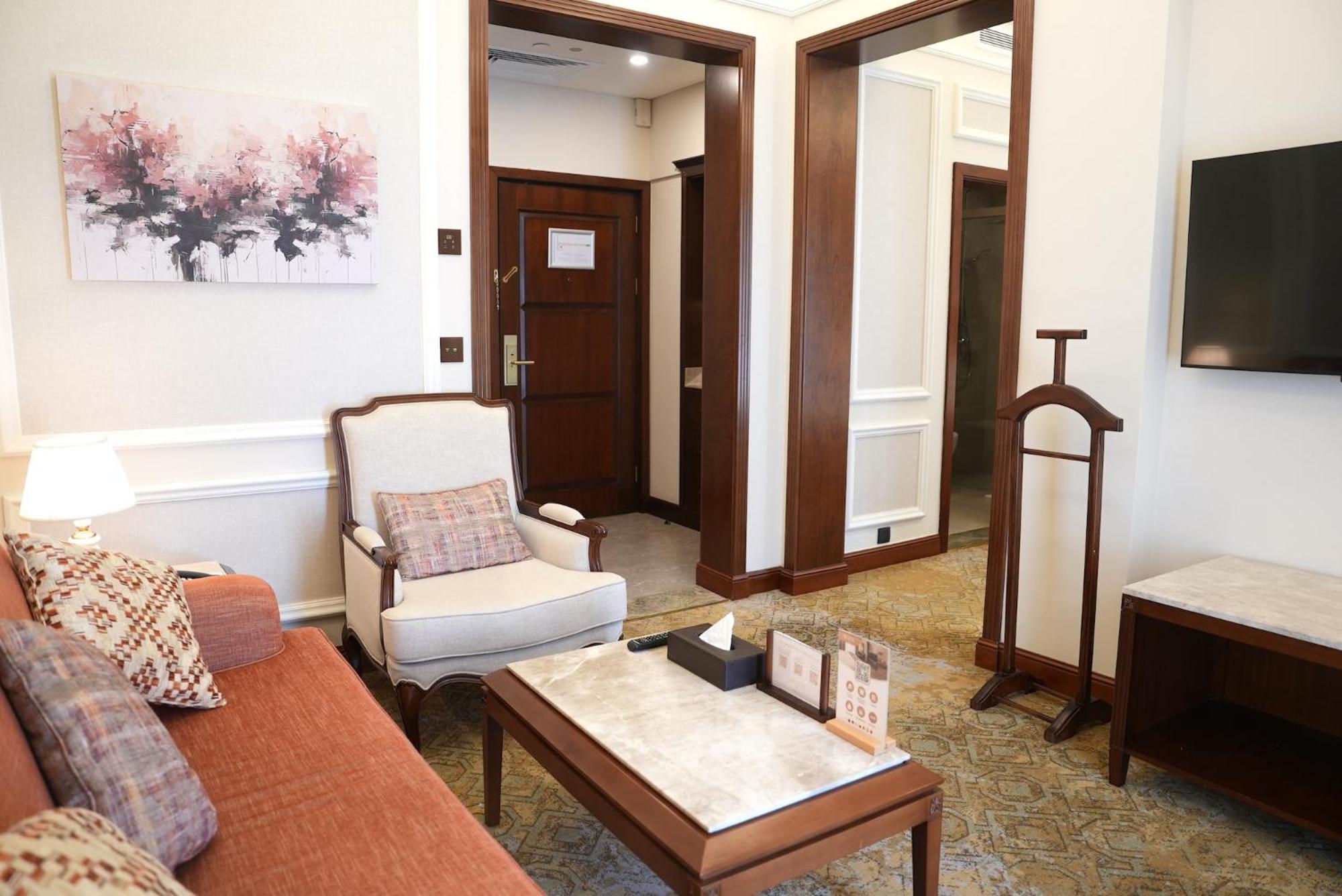 Superior King Room - Photo 2