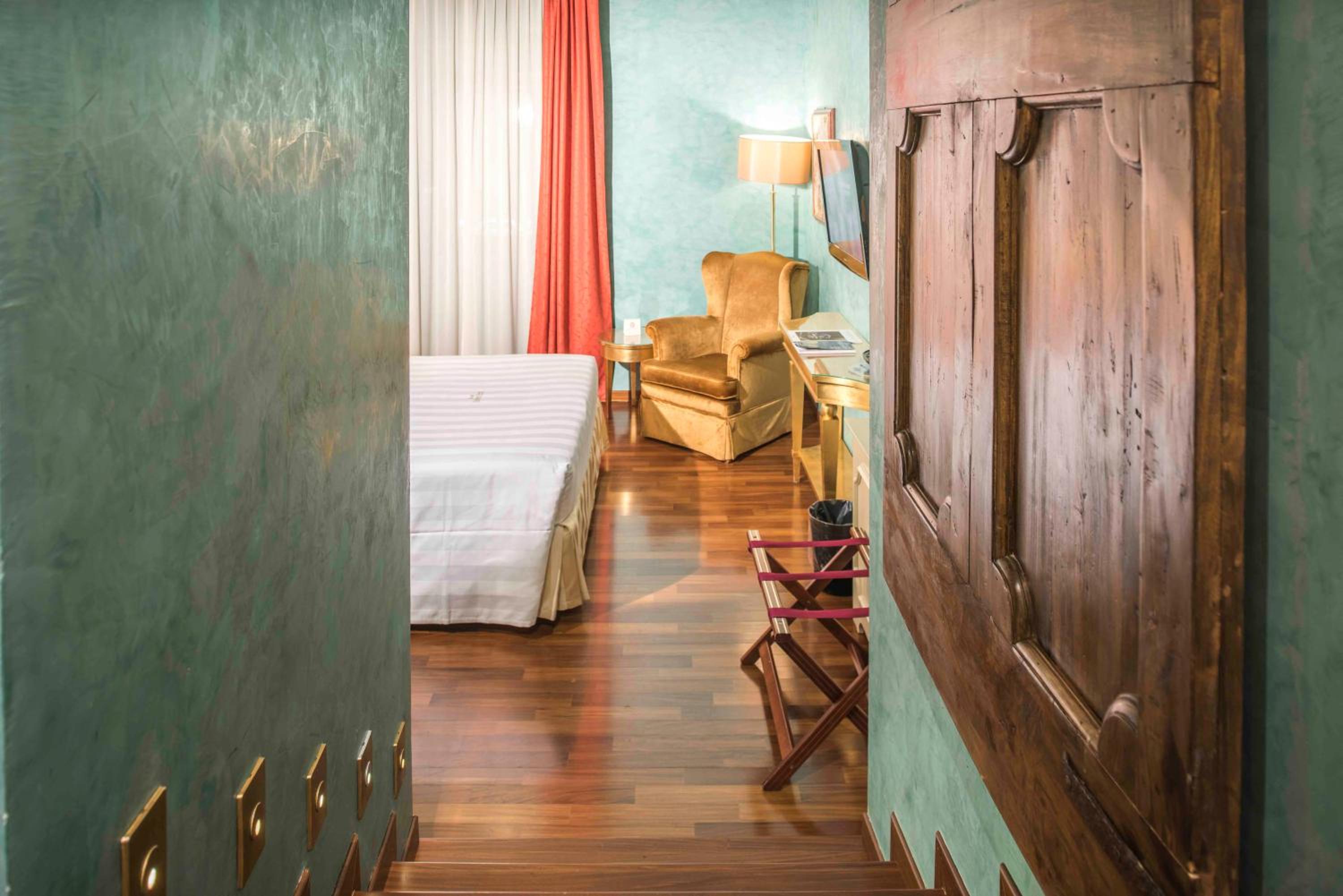Deluxe Double Room with Spa Bath - Tower