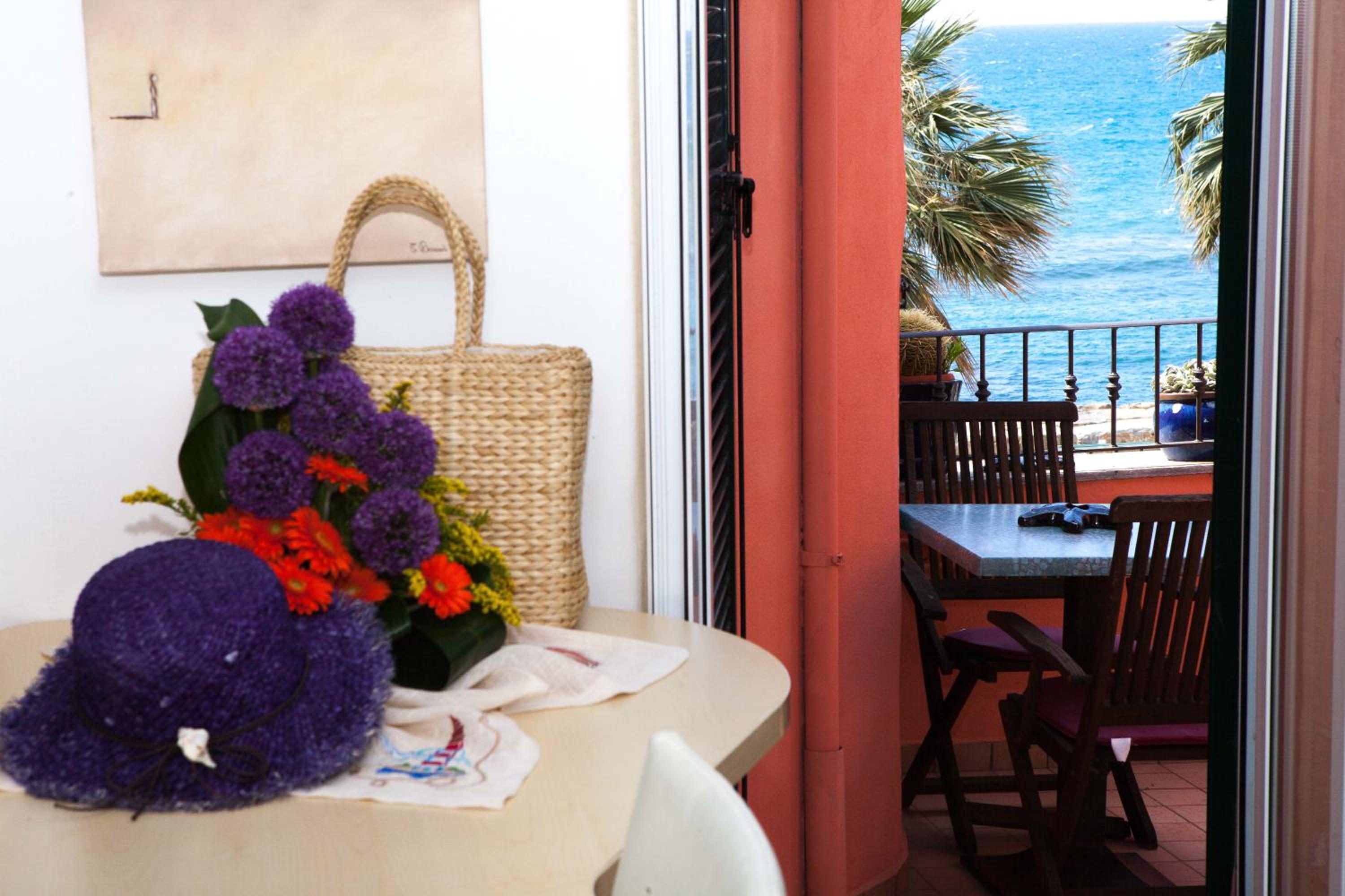 Studio Apartment with Sea View - Photo 11