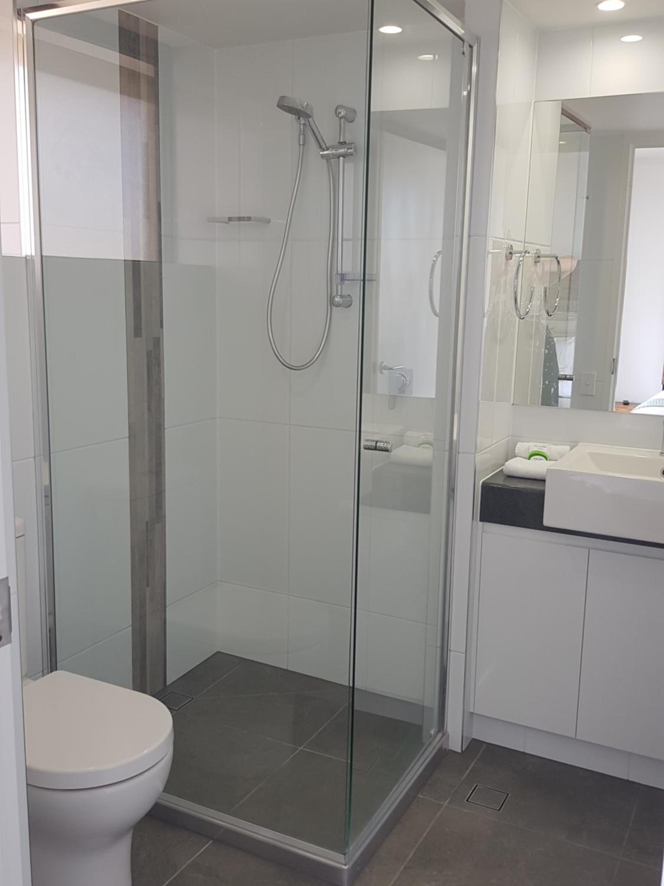 Two-Bedroom Deluxe Apartment with Ocean View photo 3