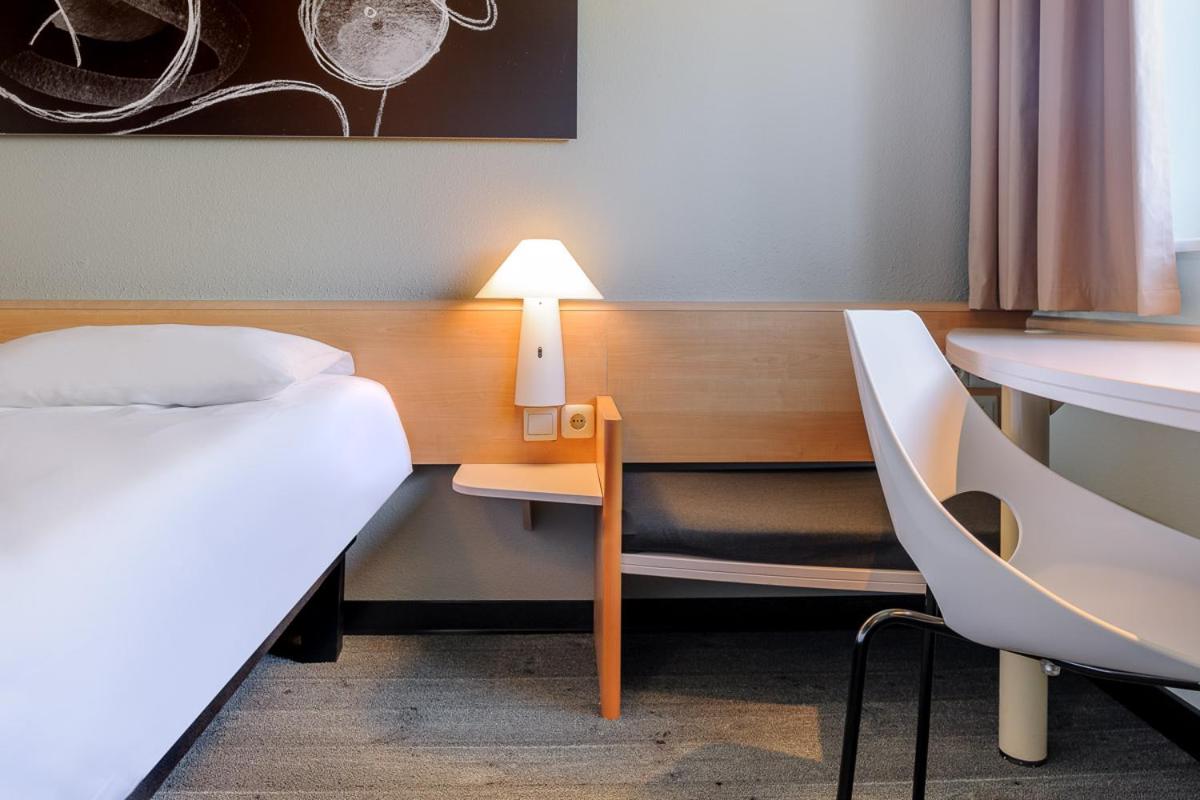 Twin Room - Photo 1