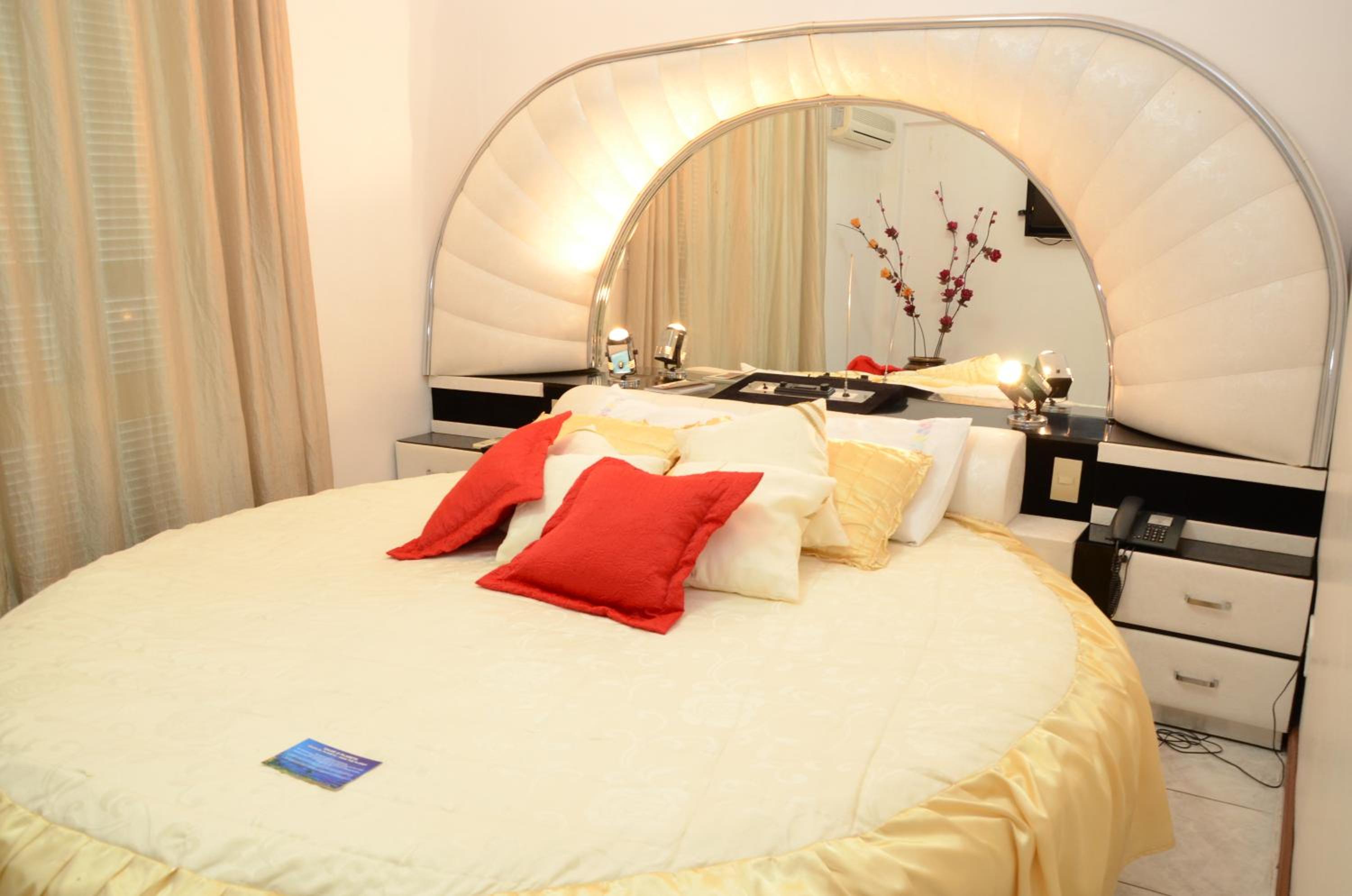 Suite (4 Adults) photo 1