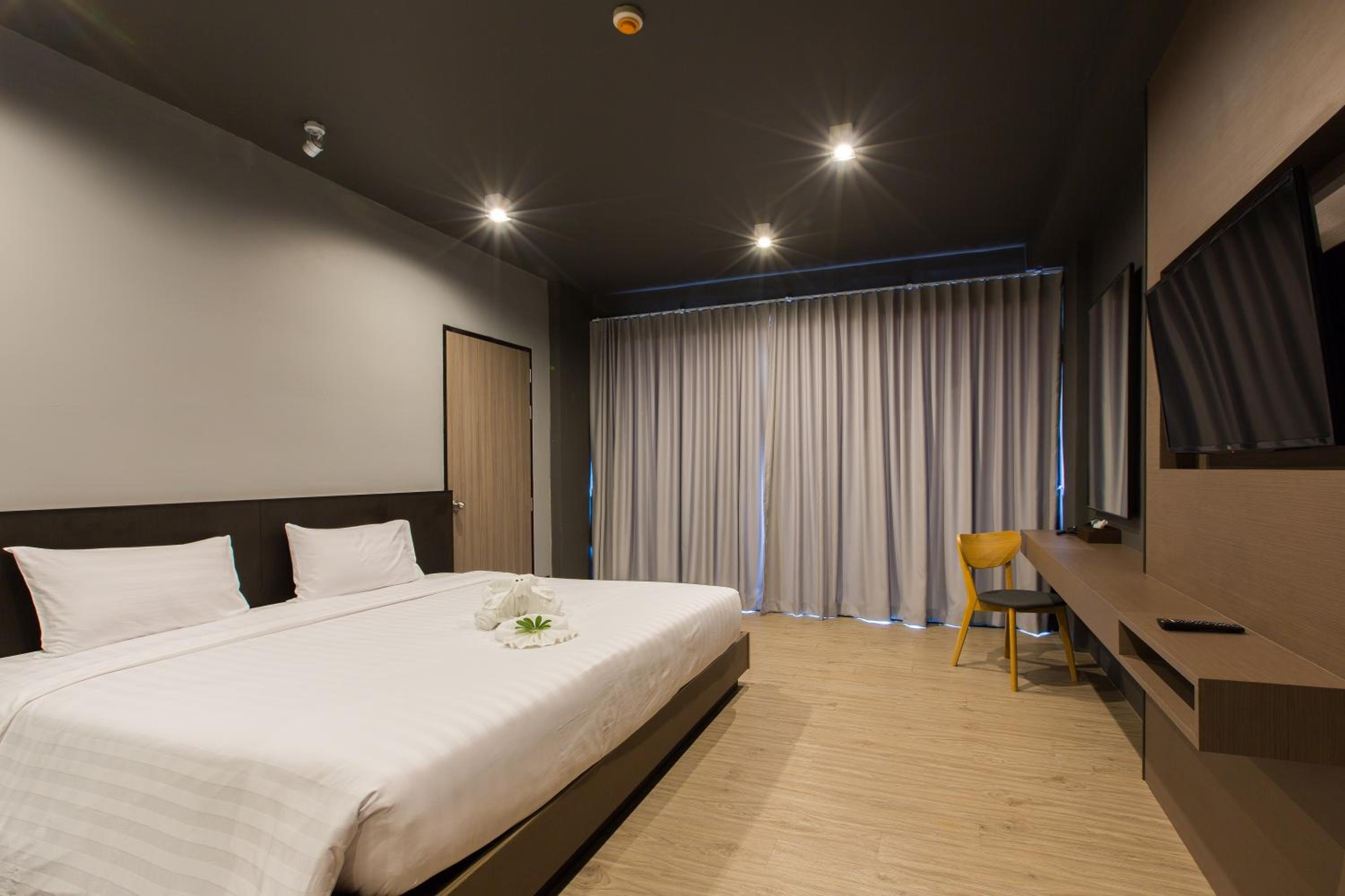 Deluxe Double Or Twin Room - Transfer From Hotel To Airport