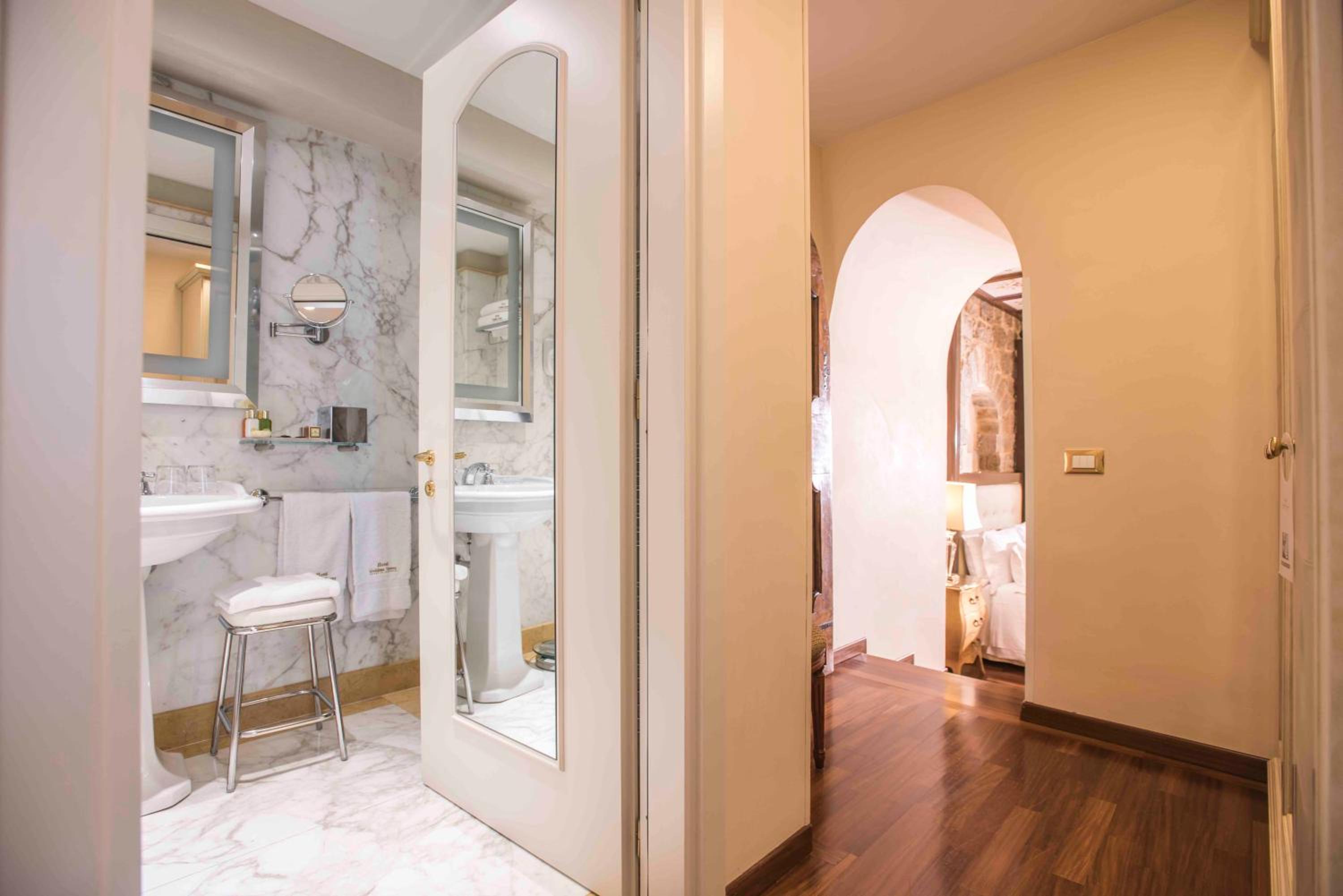 Deluxe Double Room - Tower - Photo 8