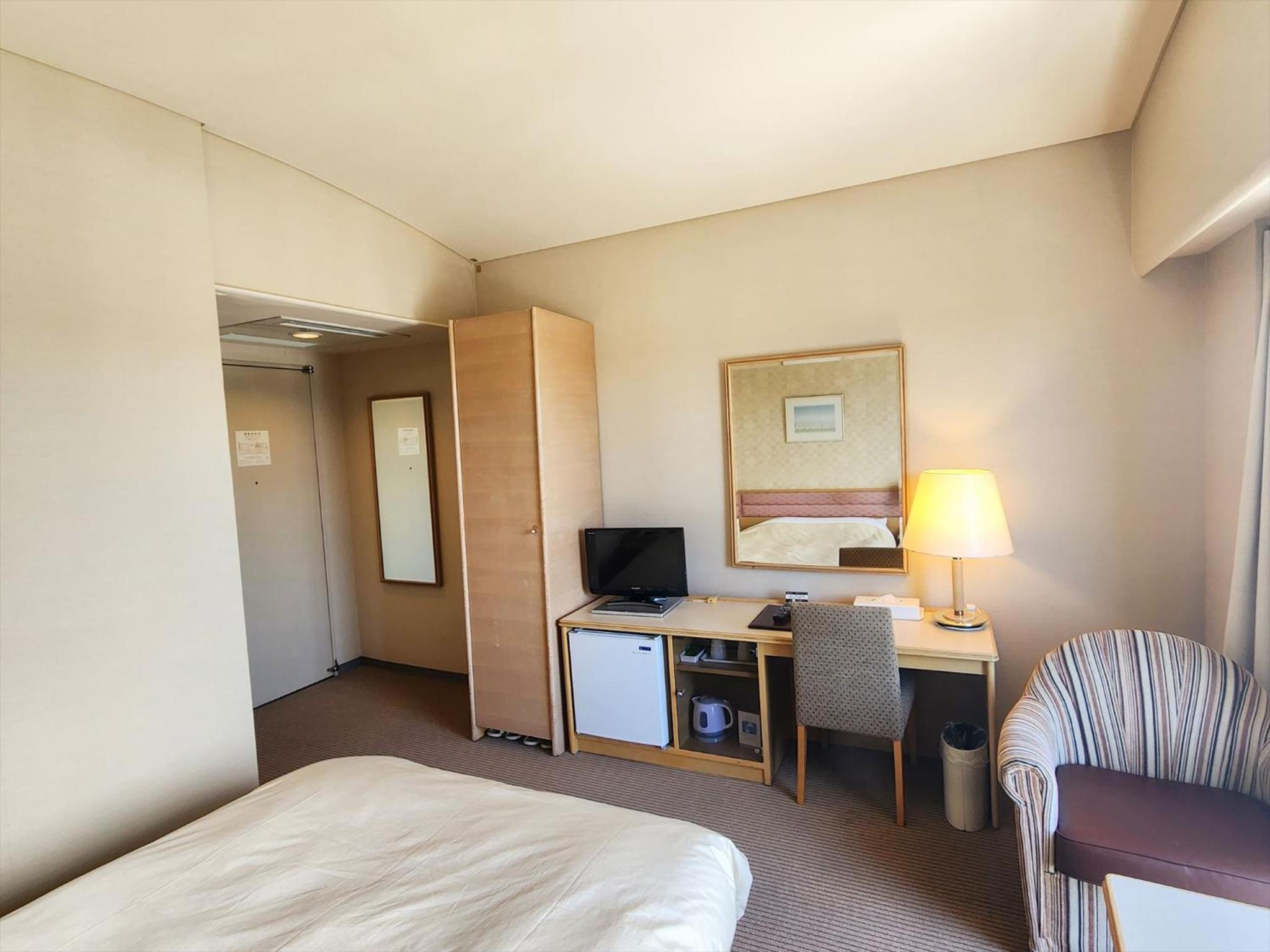 Double Room-Non-Smoking - Photo 1