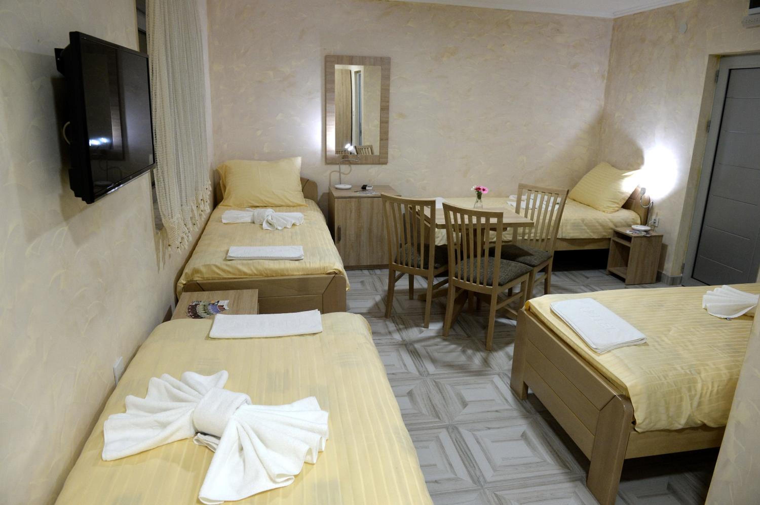 Standard Quadruple Room photo 3
