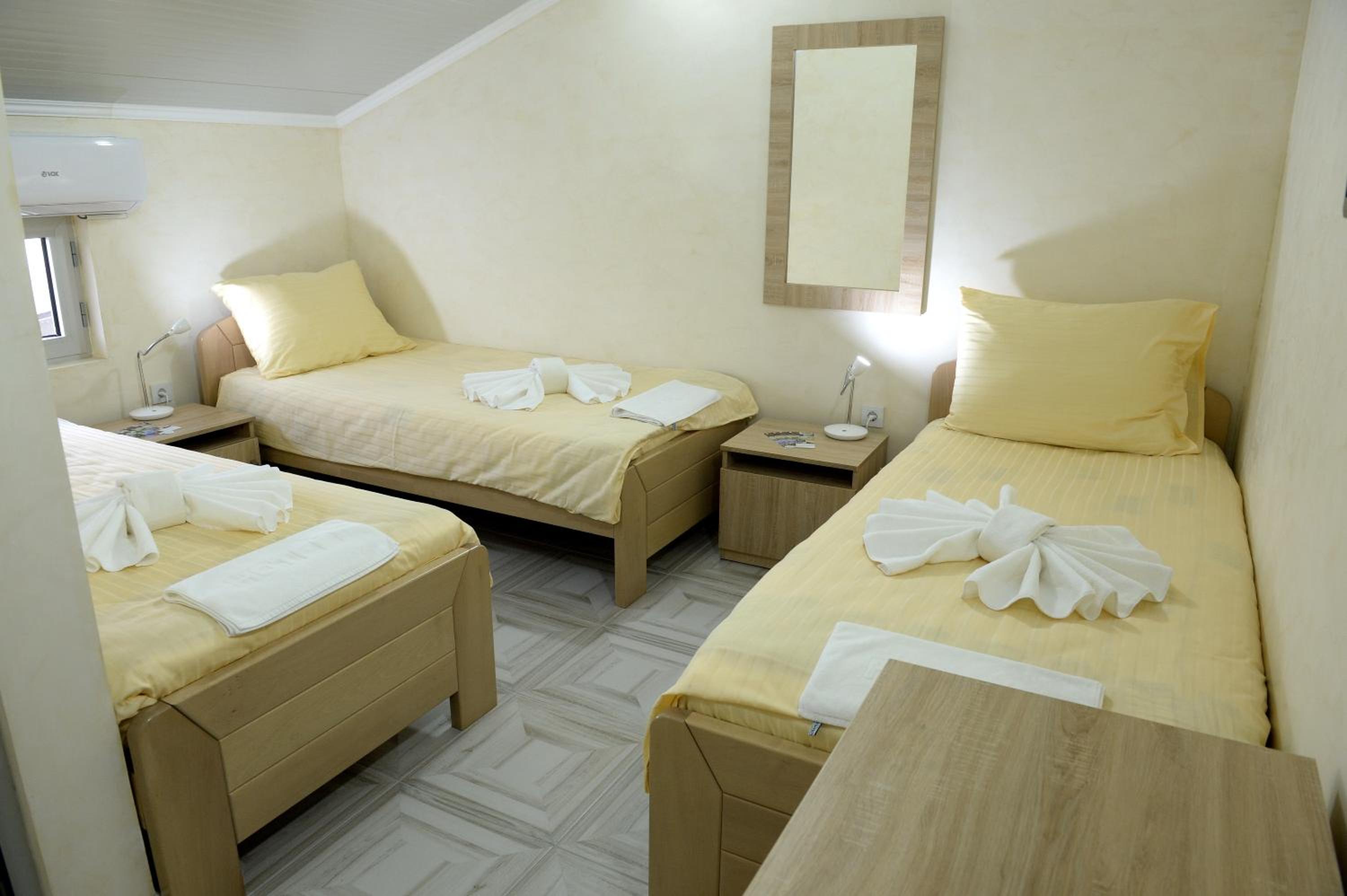 Standard Triple Room photo 1