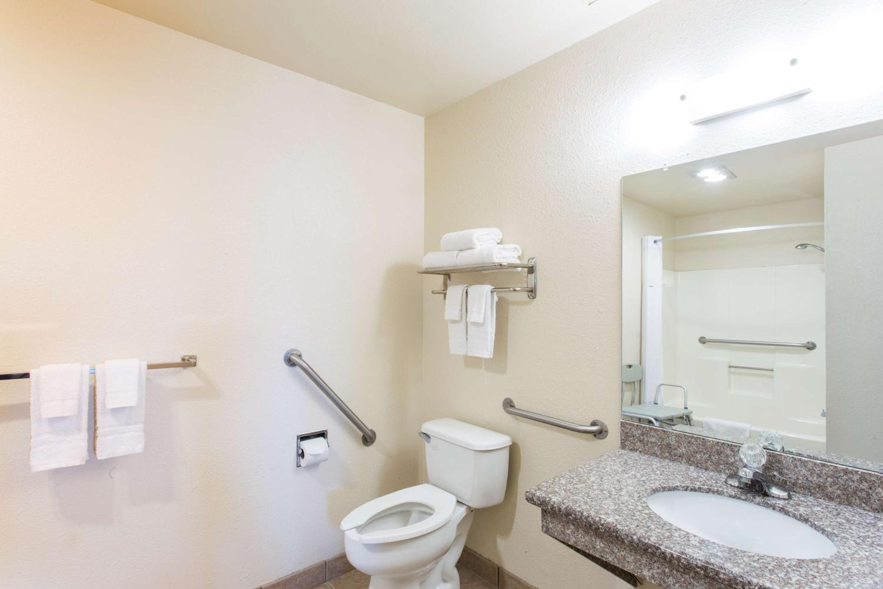King Room - Disability Access/Non-Smoking
