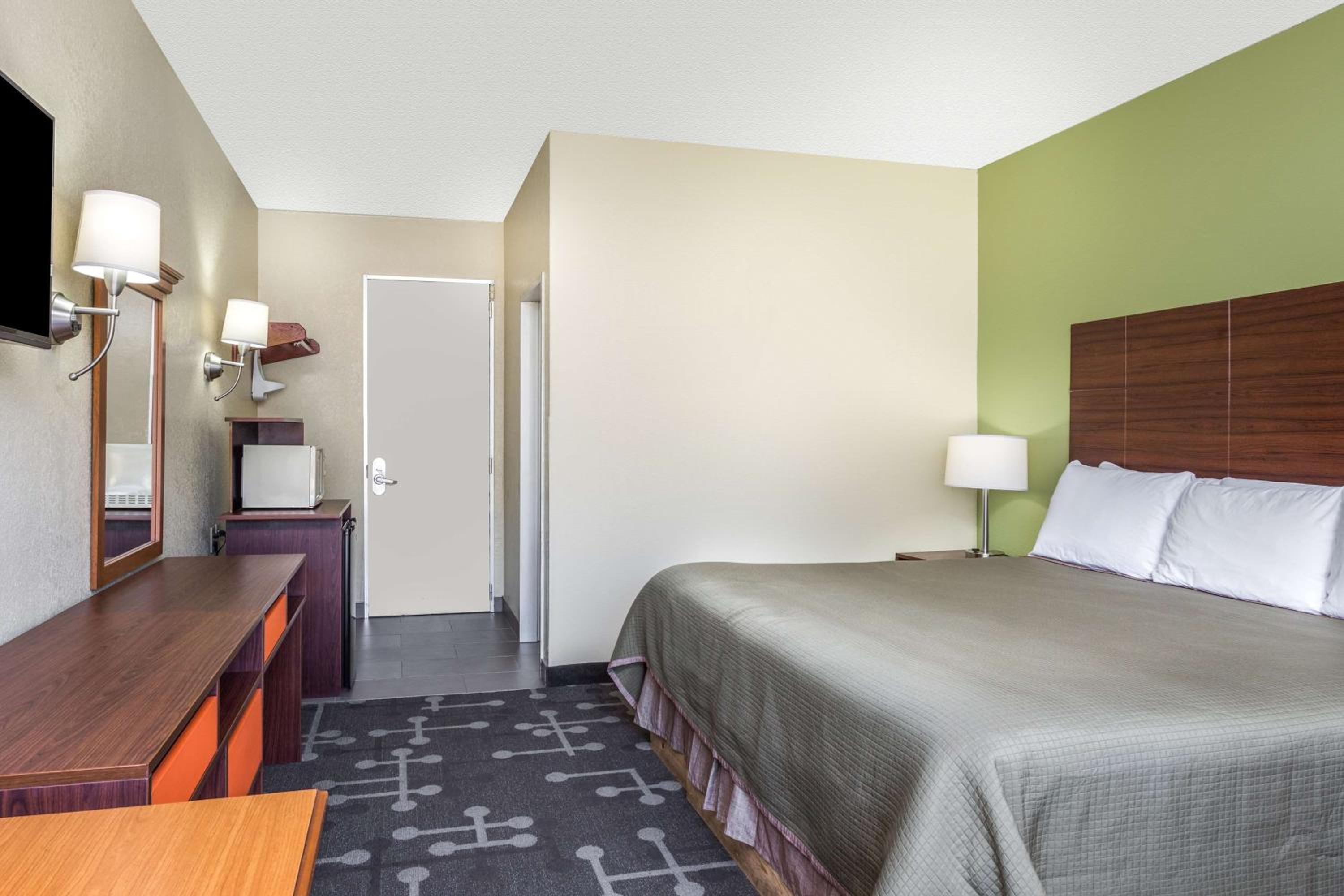 Business King Room - Photo 6
