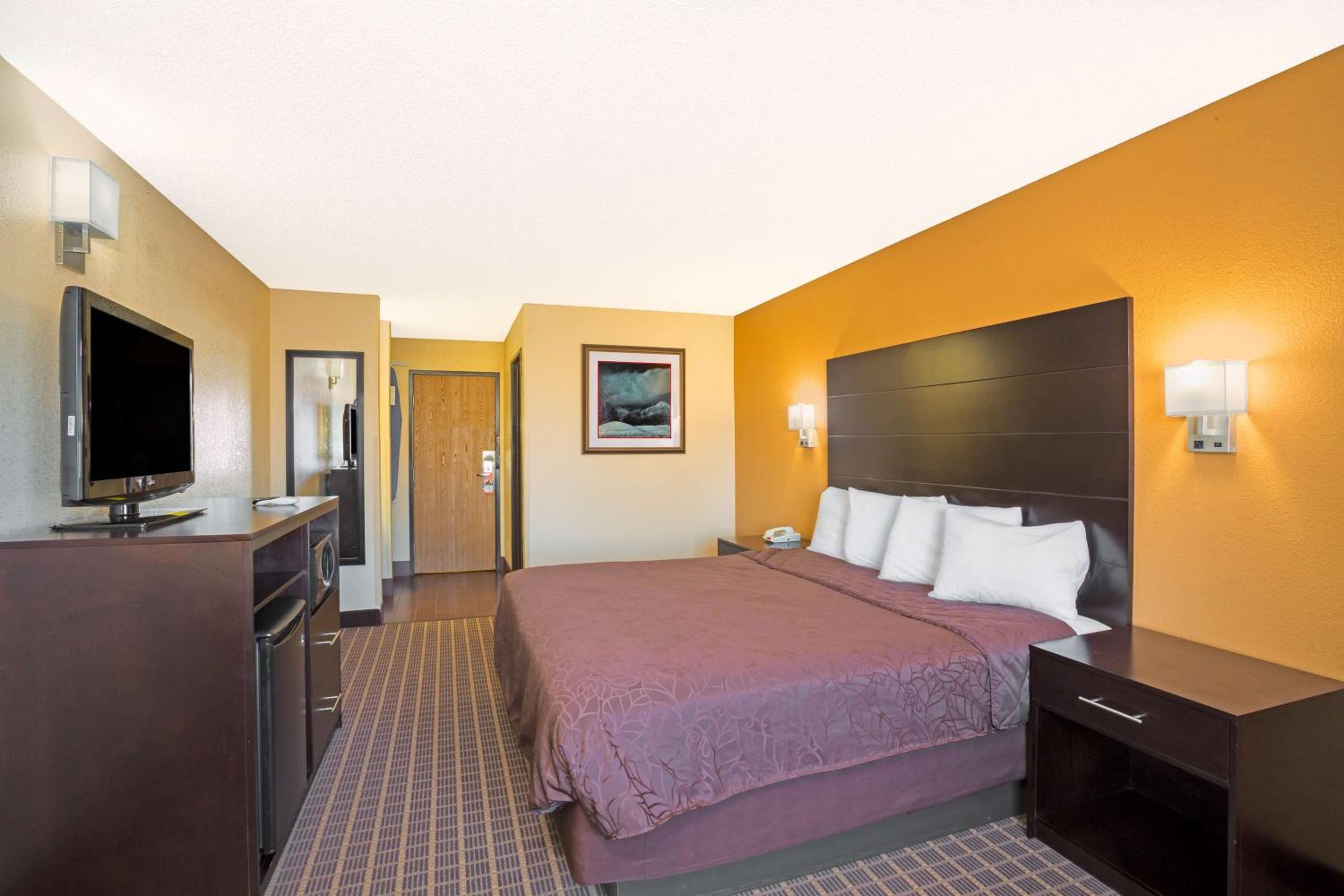 King Room - Non-Smoking photo 3