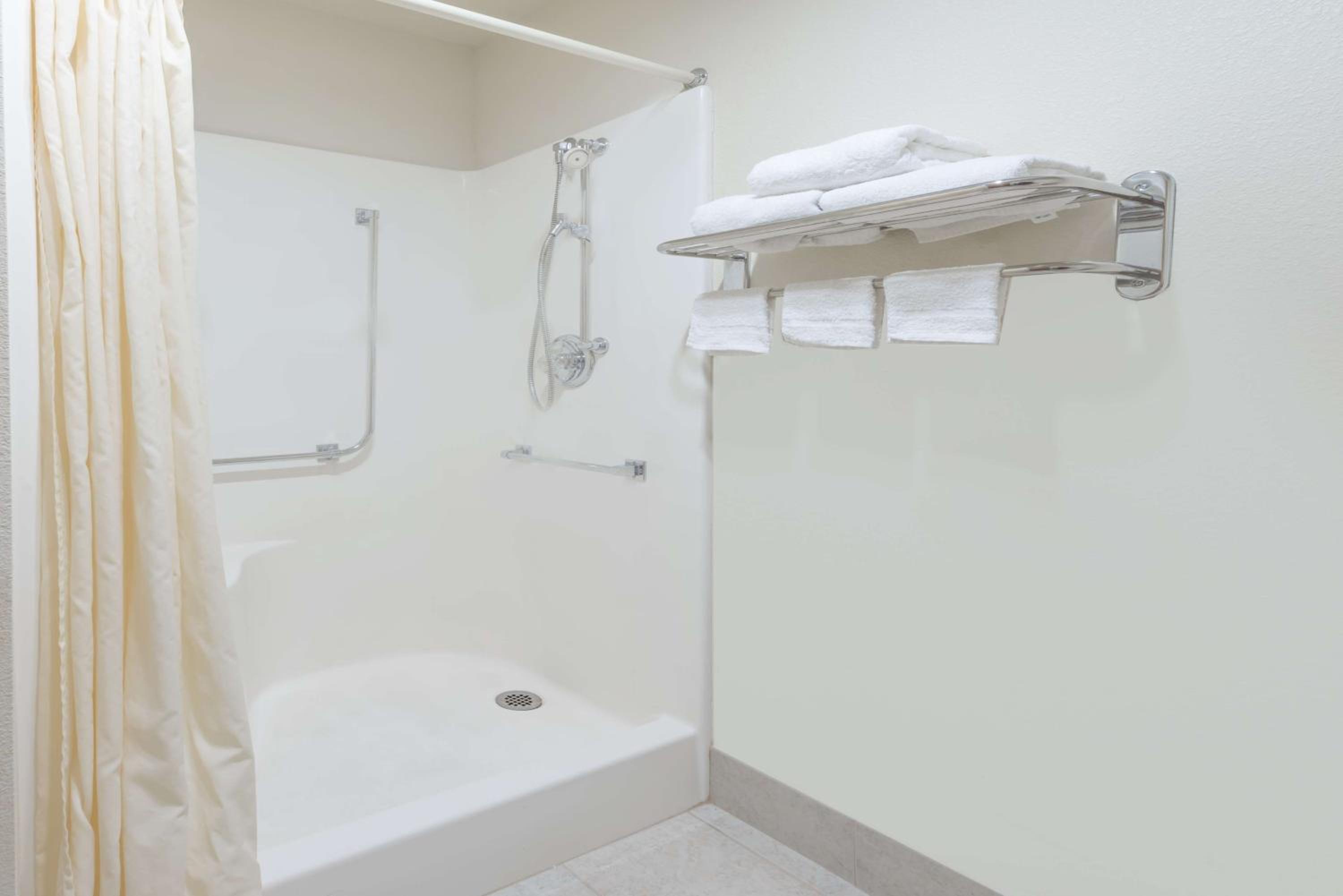 King Room - Disability Access/Non-Smoking - Photo 6