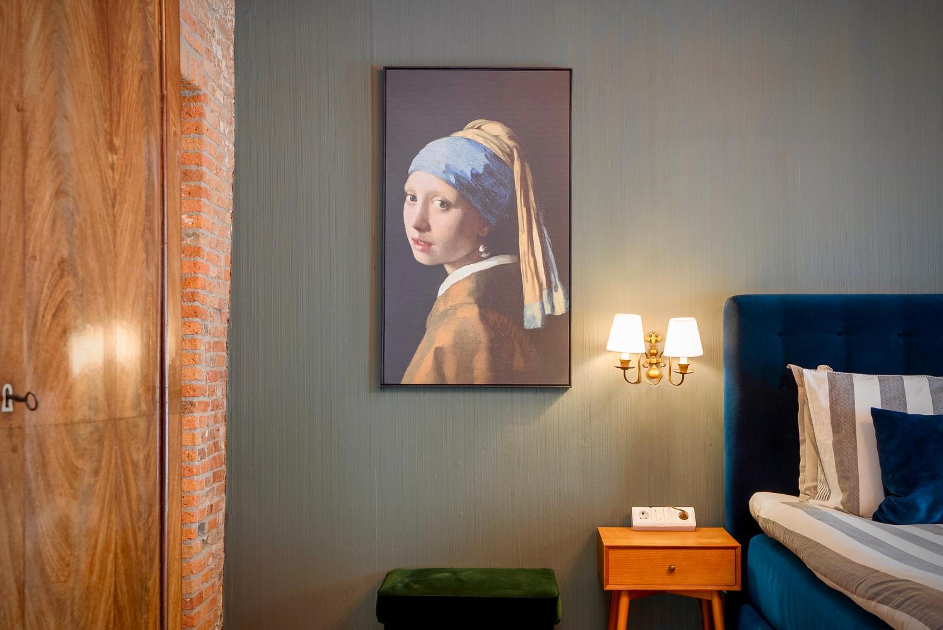 Deluxe King Suite photo 2