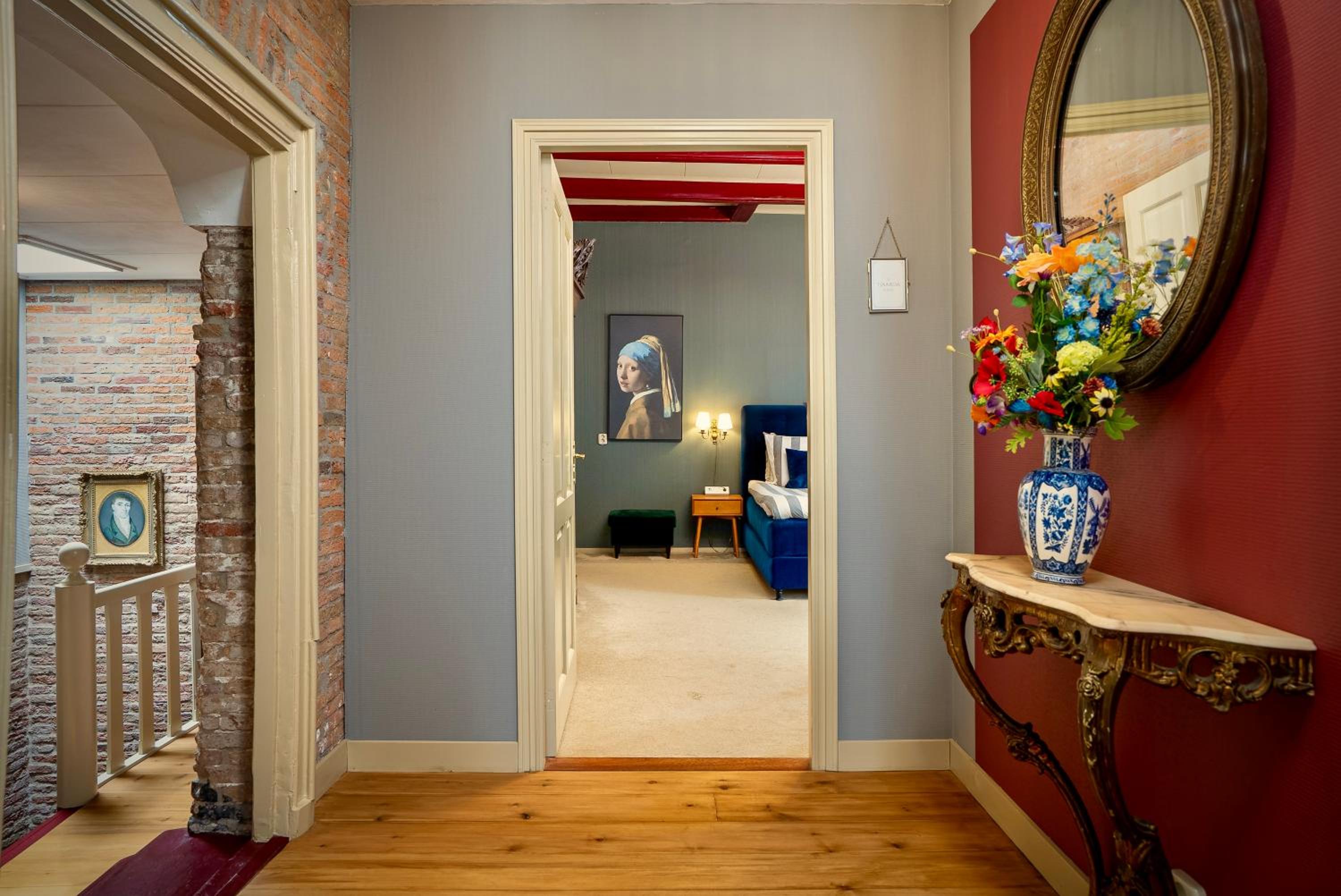 Deluxe King Suite photo 1