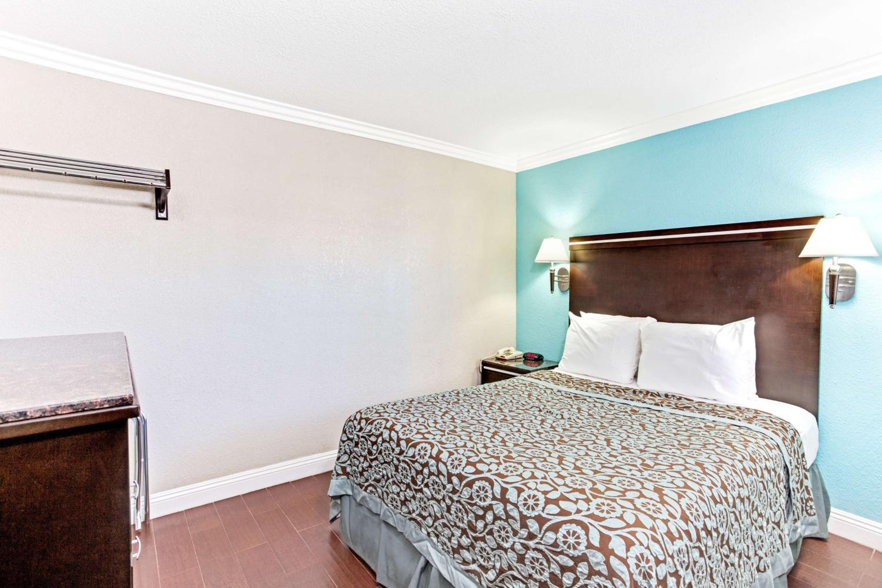 Single Room - Disability Access photo 1