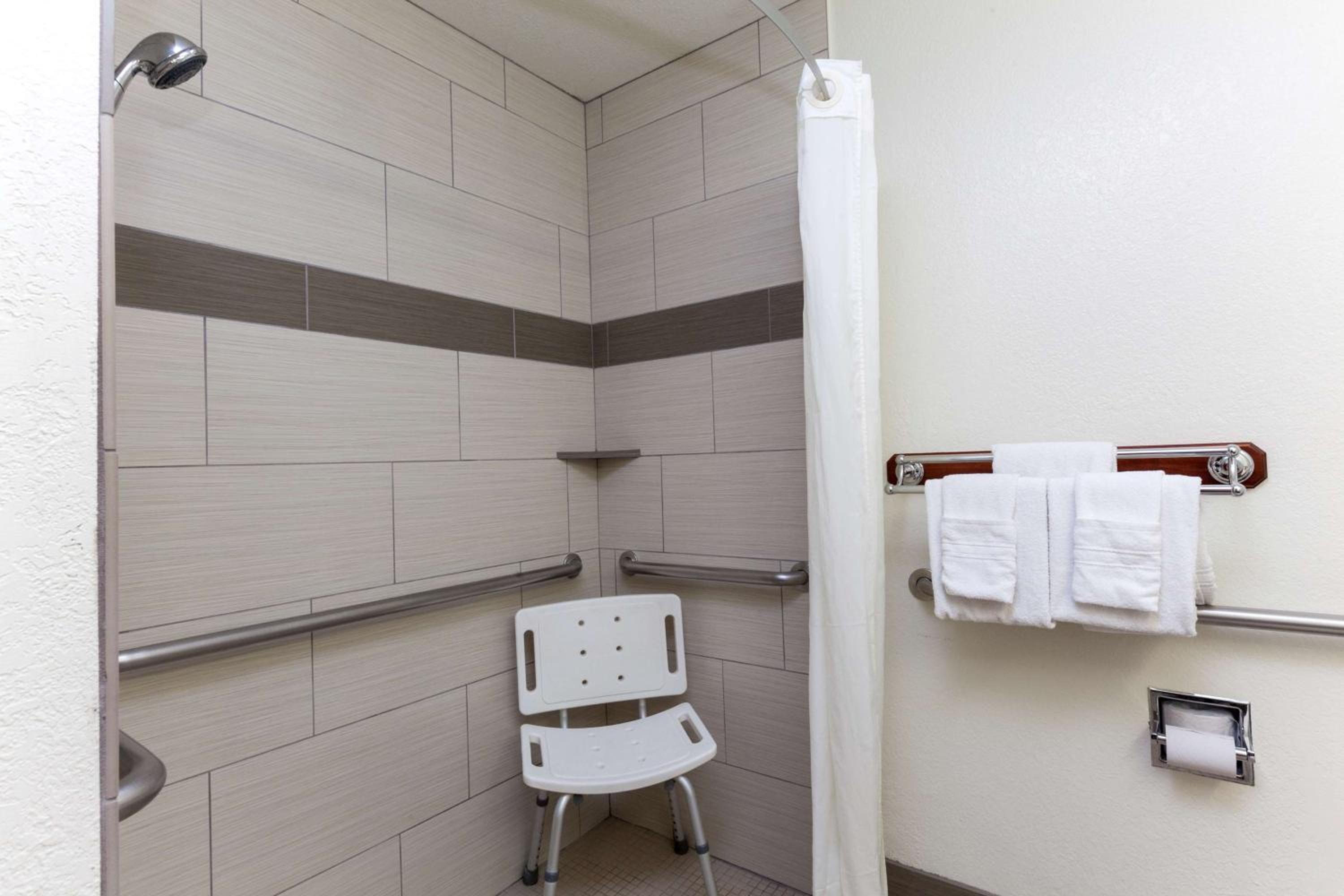King Room - Mobility Access/Non-Smoking - Photo 5