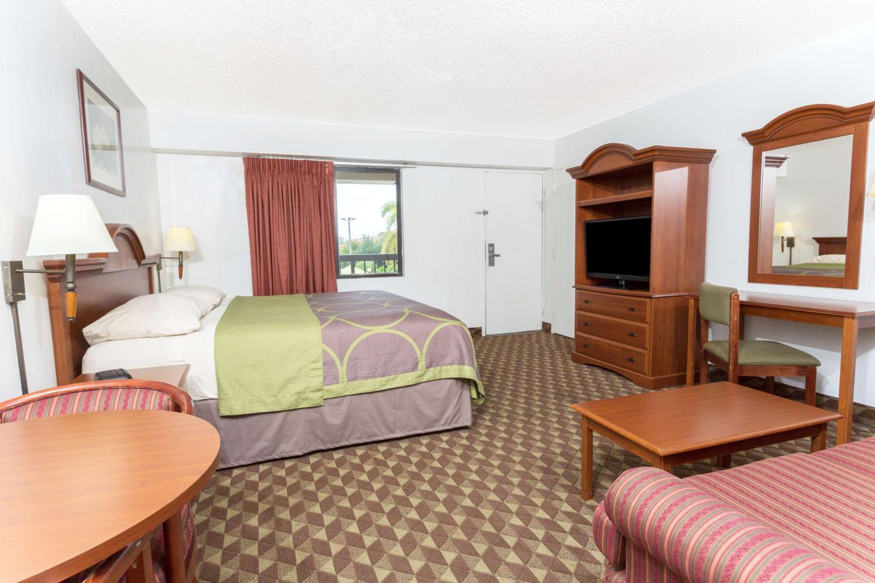 King Studio Suite - Non-Smoking - Photo 1