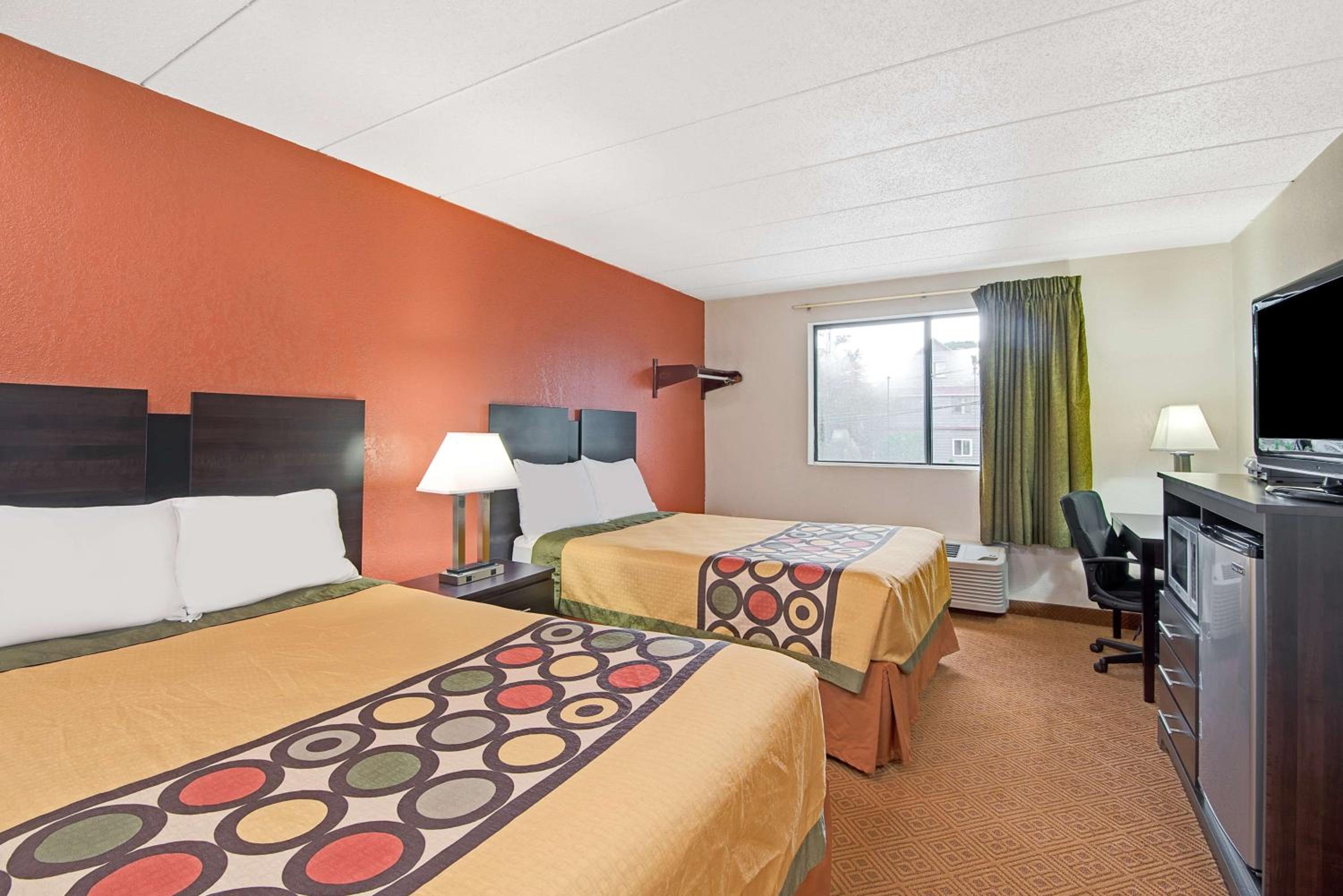 Deluxe Double Room with Two Double Beds - Non-Smoking - Photo 5