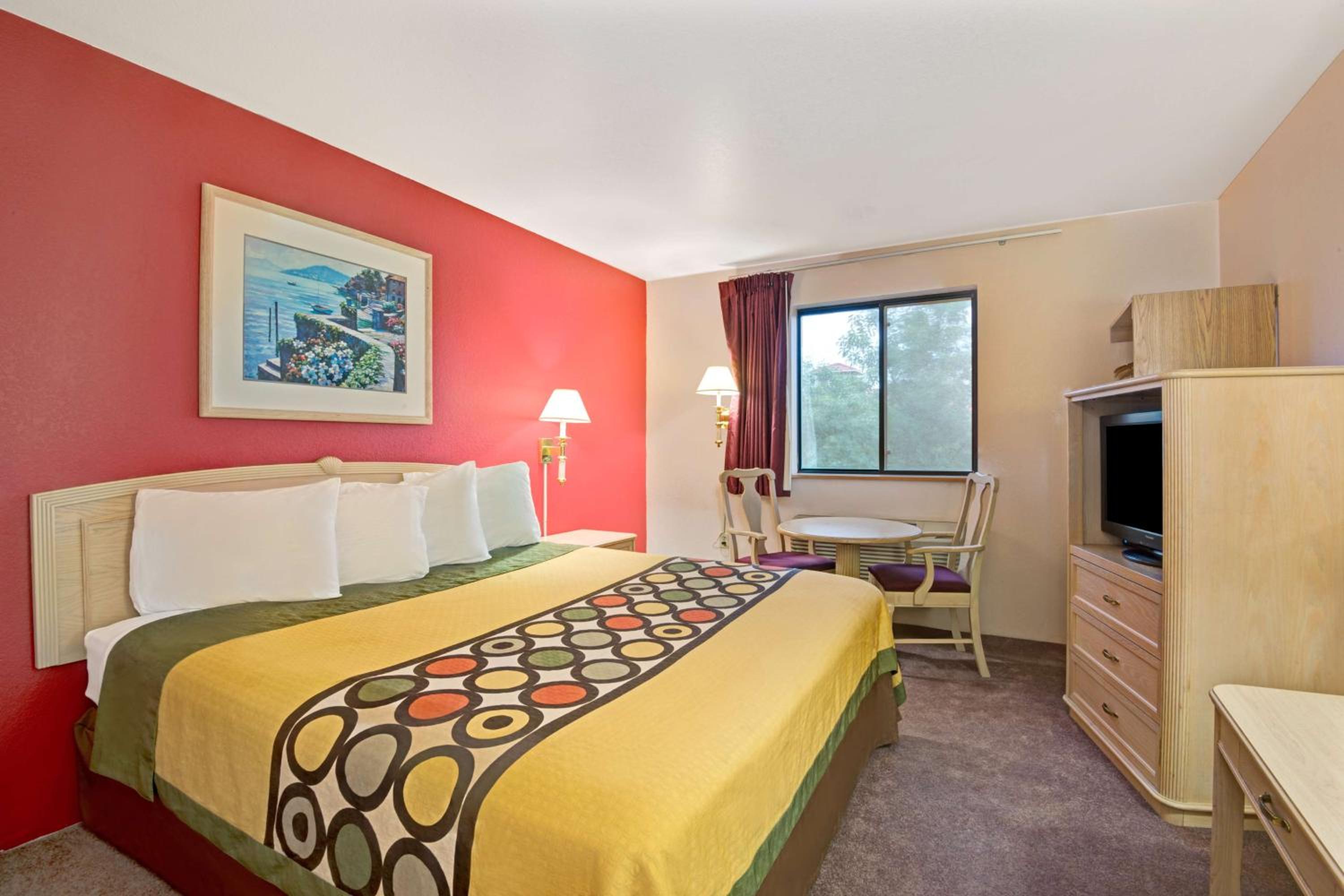 King Room - Disability Access/Non-Smoking - Photo 3
