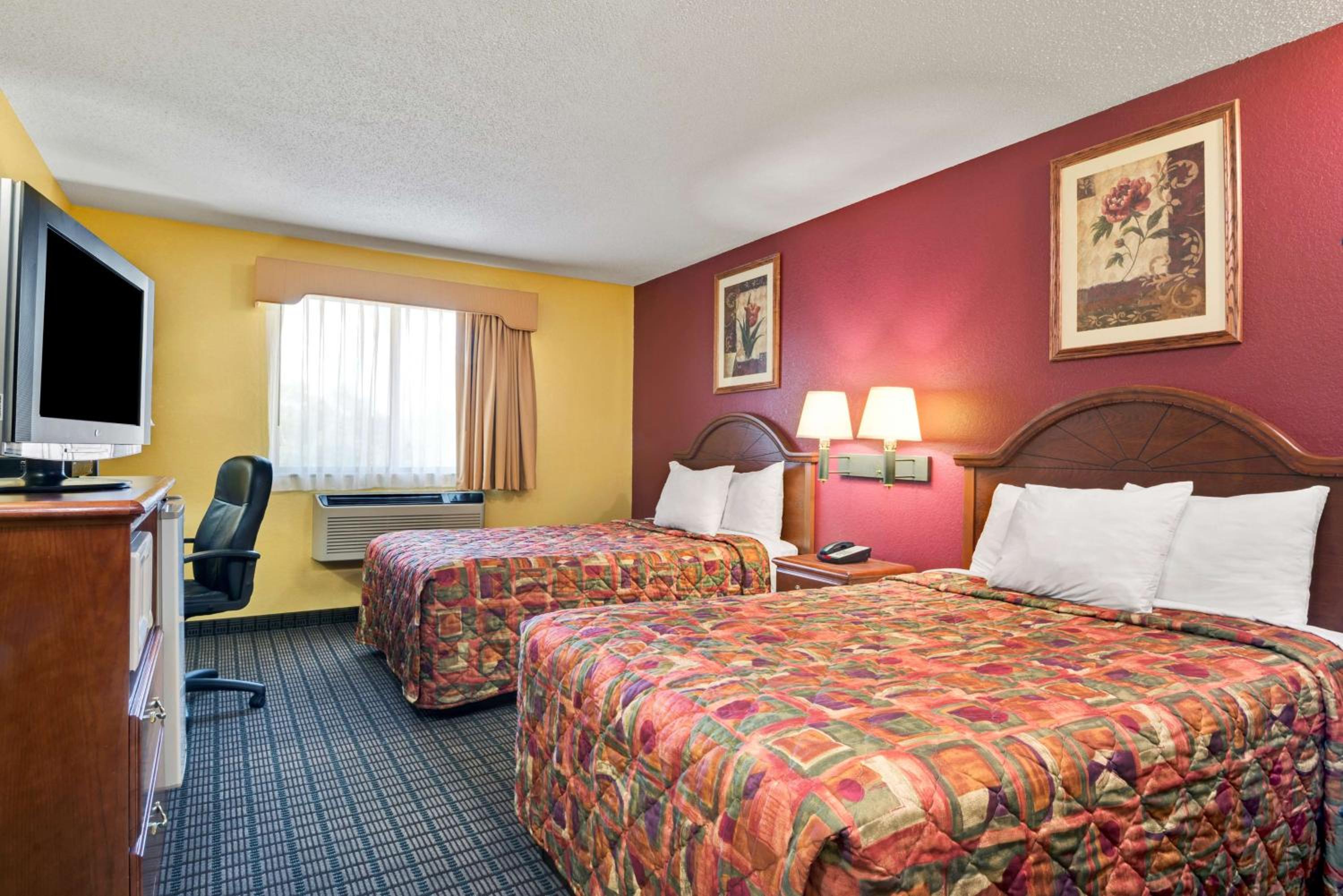 Double Room - Non-Smoking - Photo 1