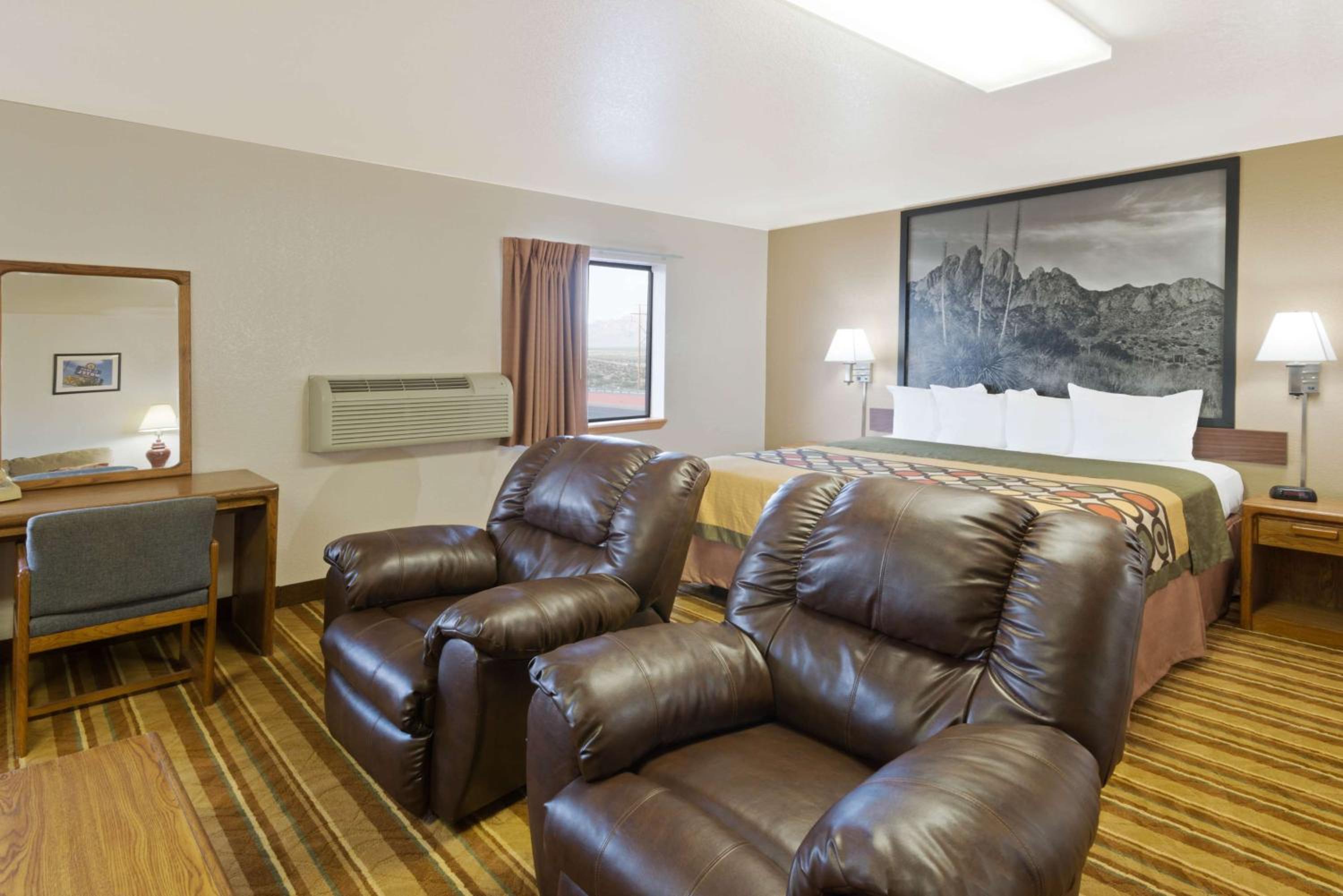 King Studio Suite - Non-Smoking