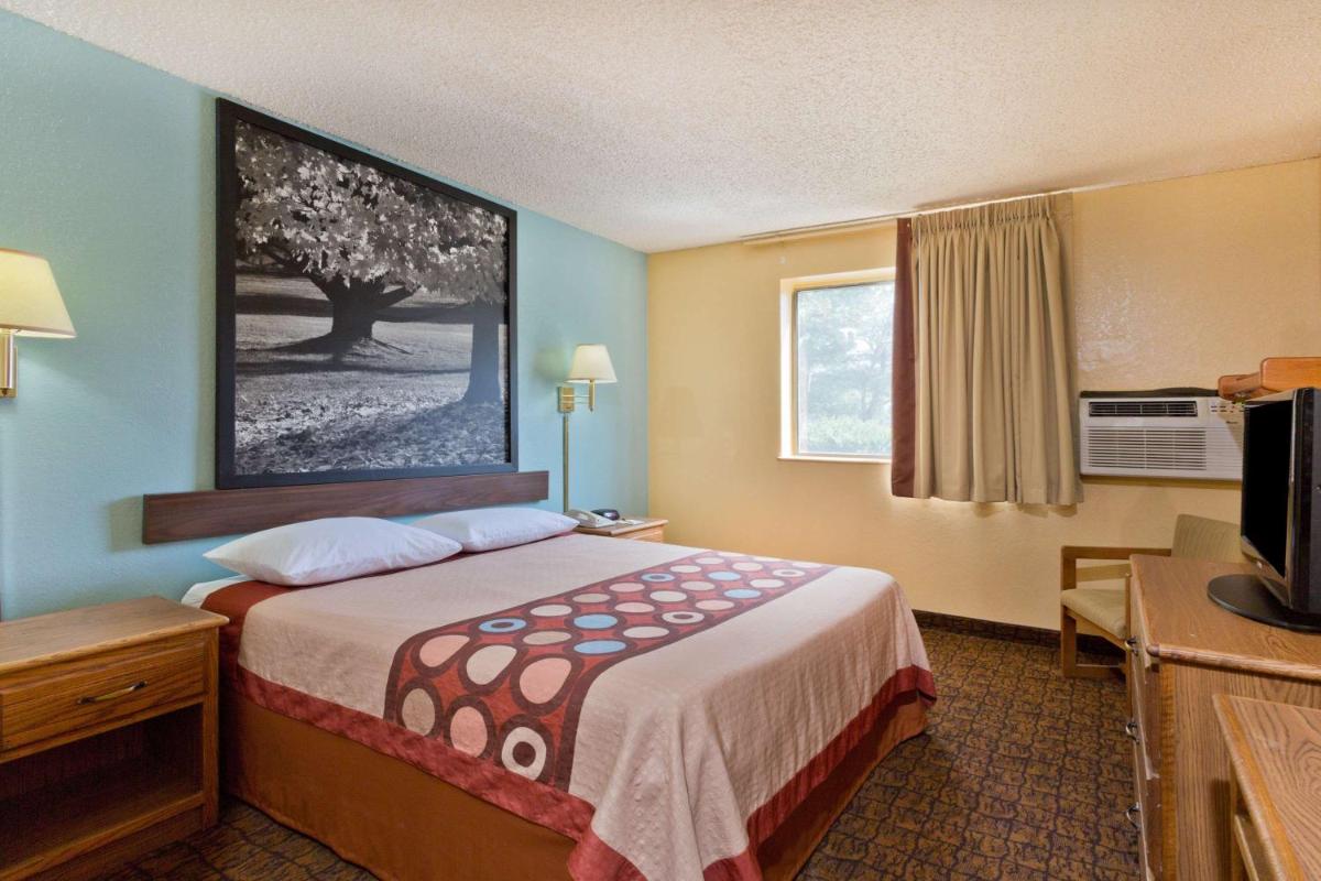 Queen Room - Disability Access/Non-Smoking - Photo 1