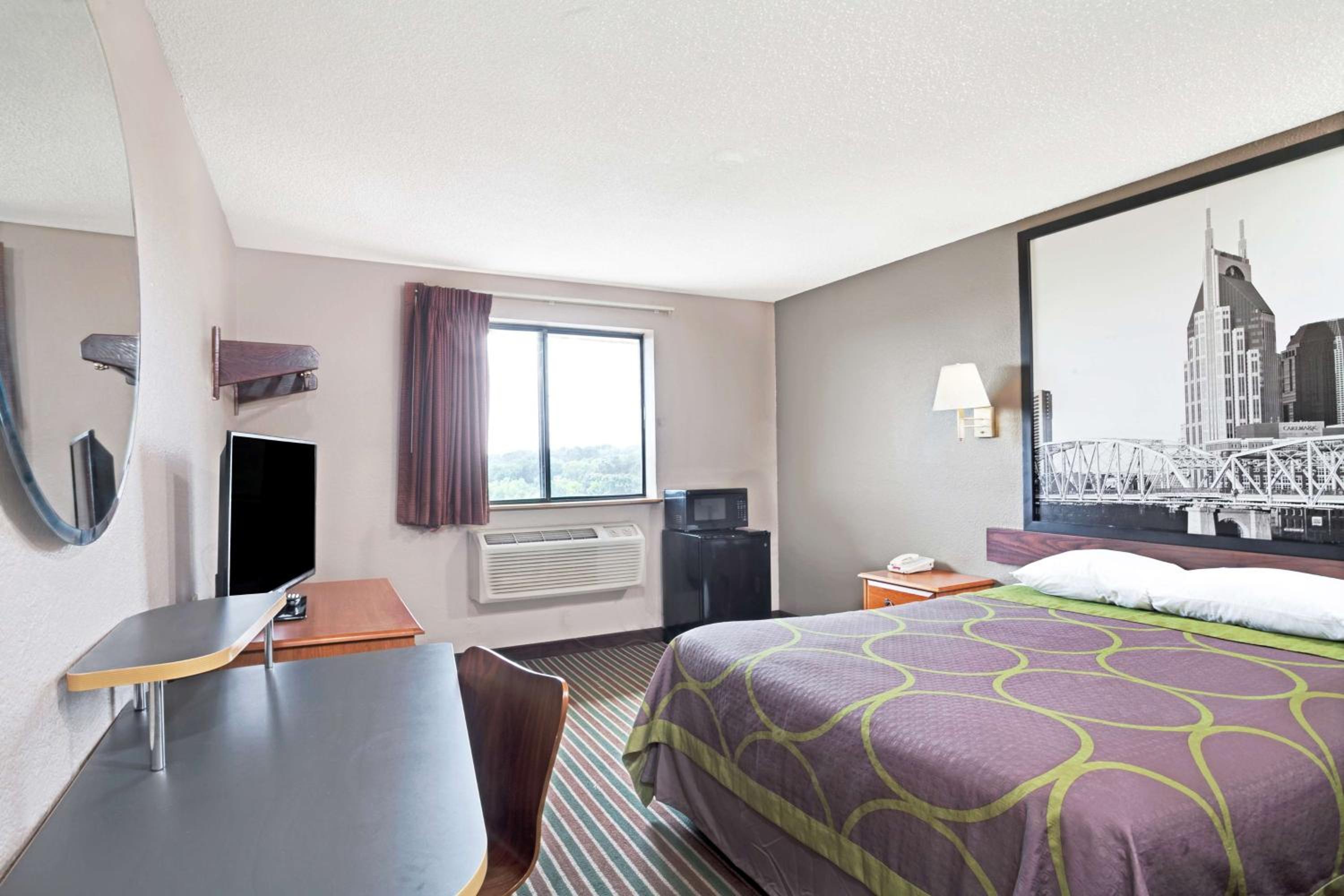 King Room - Non-Smoking - Photo 3