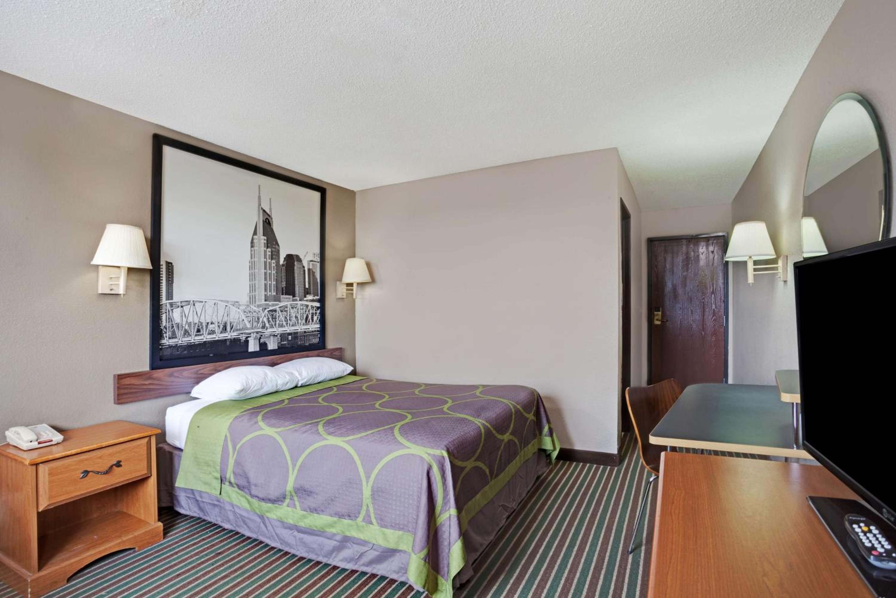 King Room - Non-Smoking - Photo 4