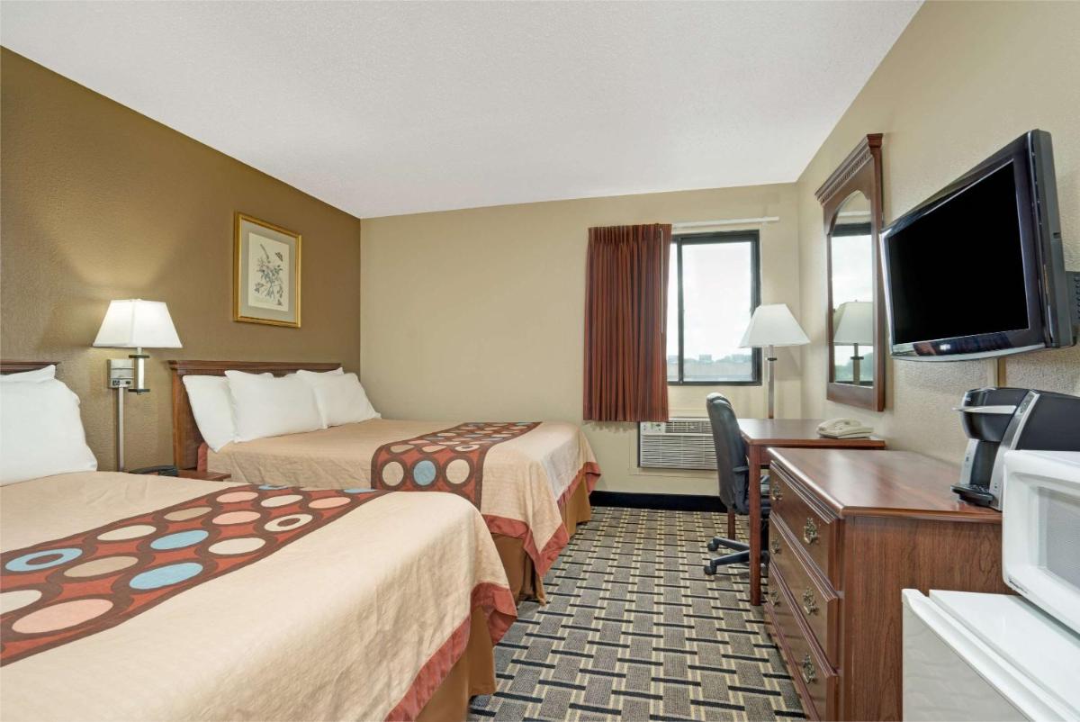 Deluxe Double Room with Two Double Beds - Non-Smoking - Photo 1
