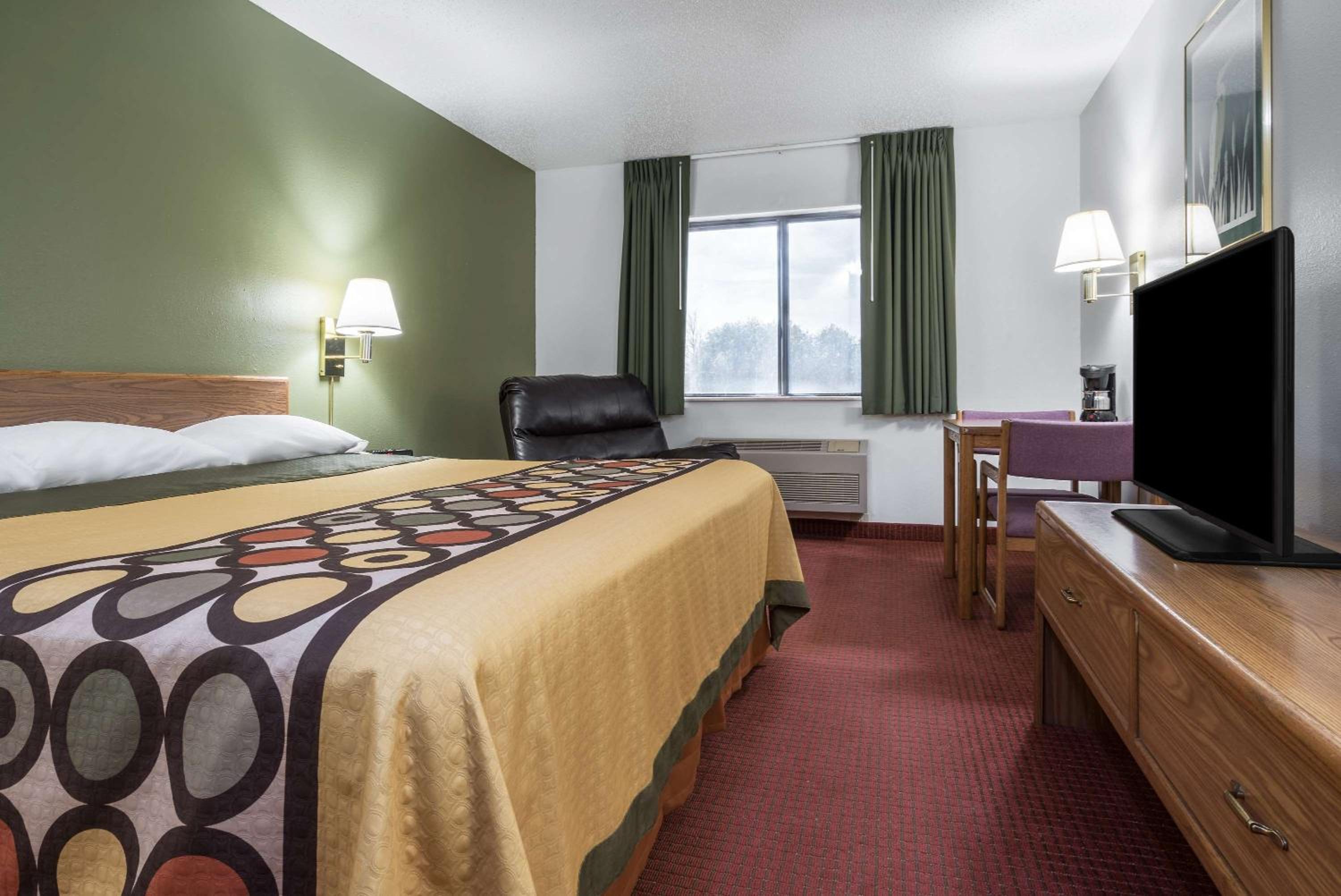 King Room - Non-Smoking photo 1