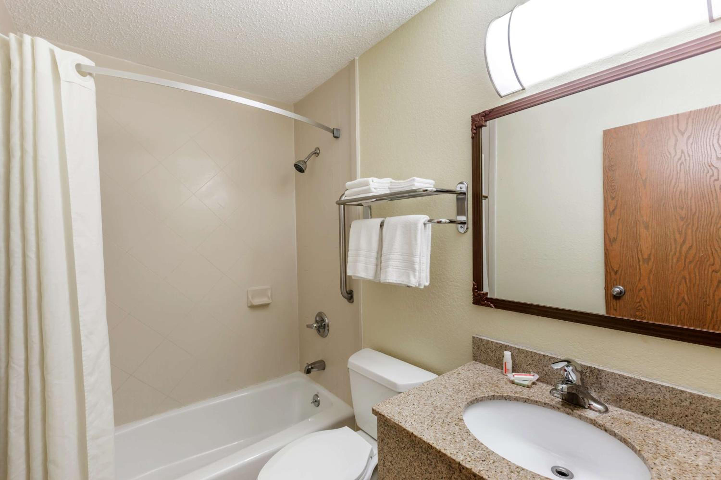 Double Room - Photo 11
