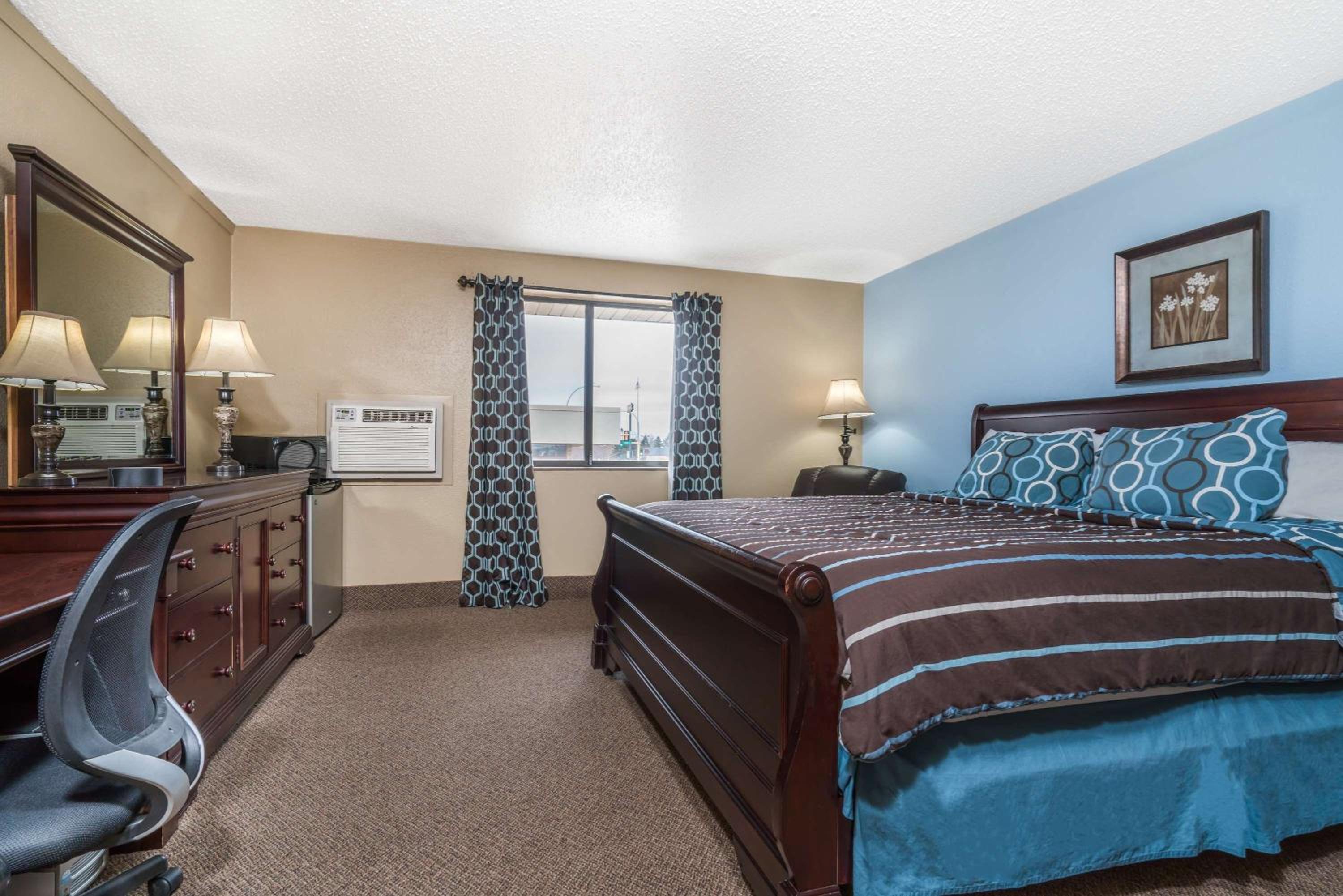 Business King Room - Photo 2