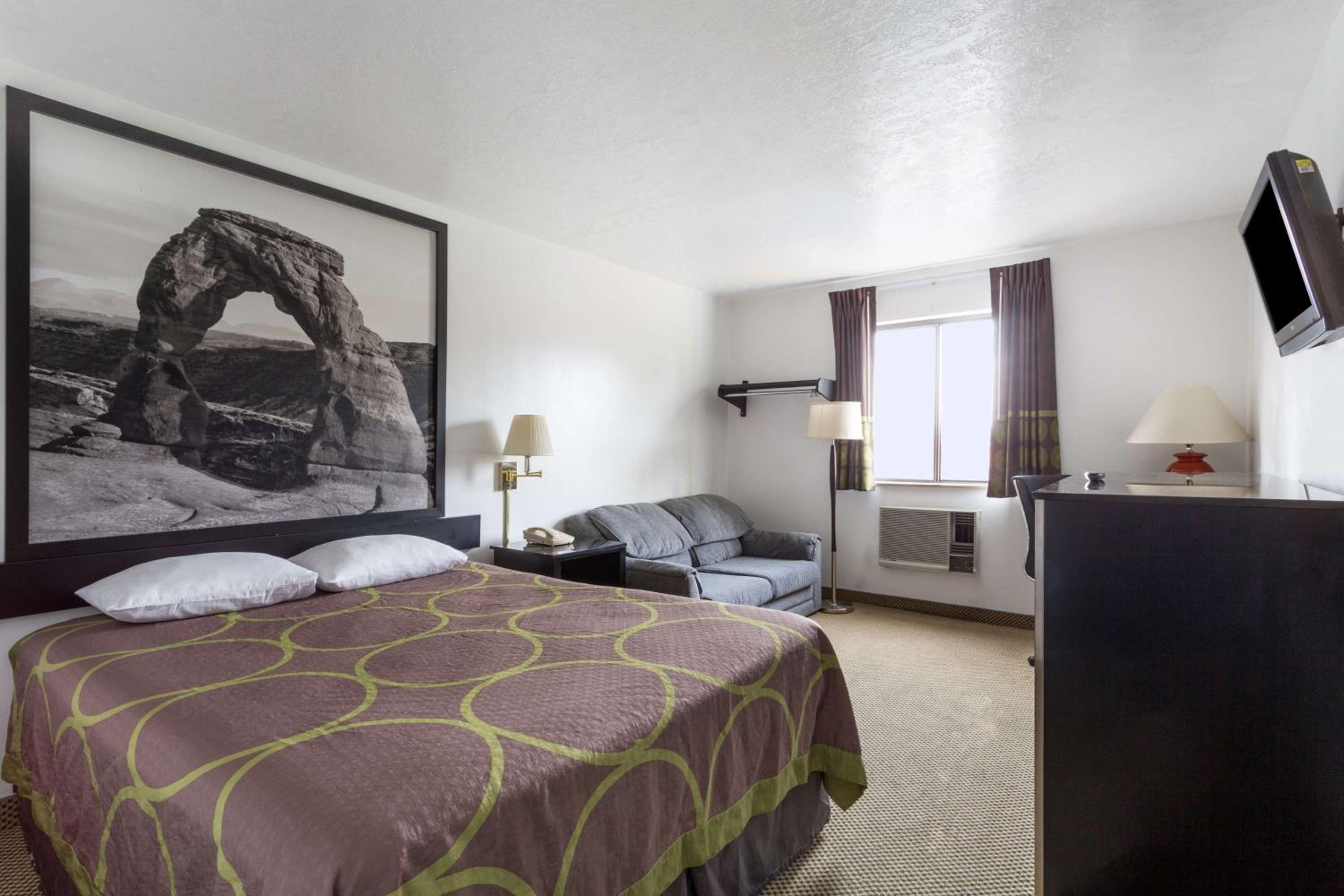 Deluxe Queen Room - Non-Smoking - Photo 1
